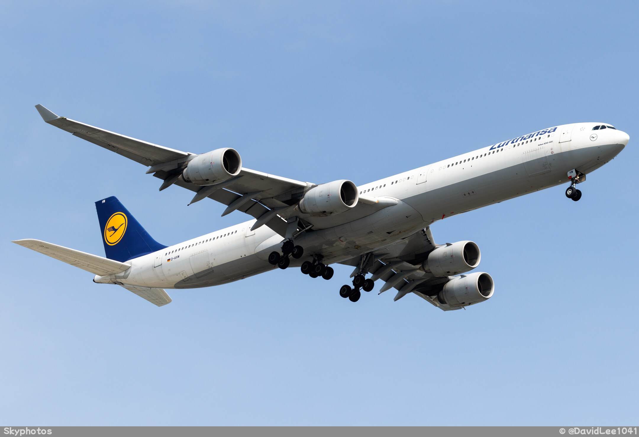 Lufthansa AIRBUS A340-642