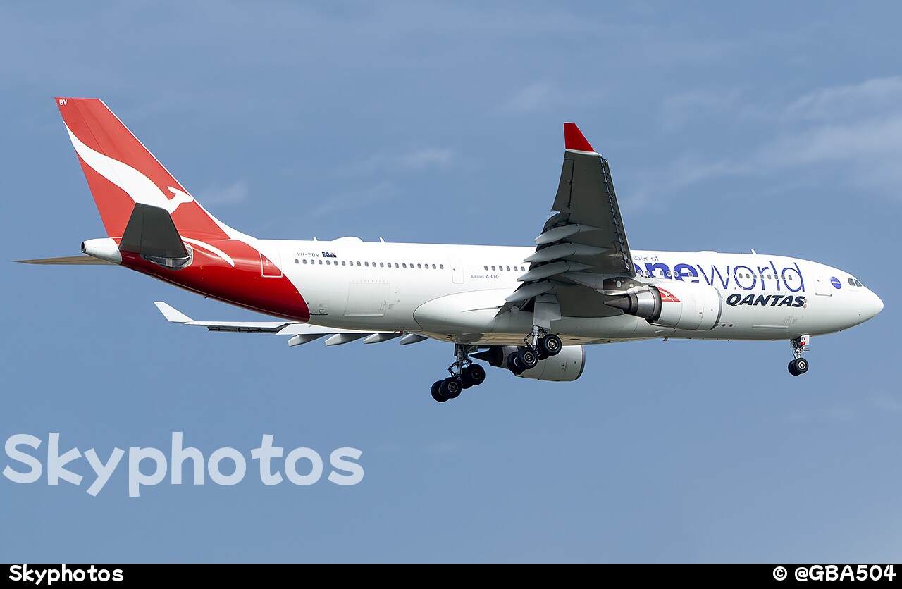 Qantas Airbus A330-202
