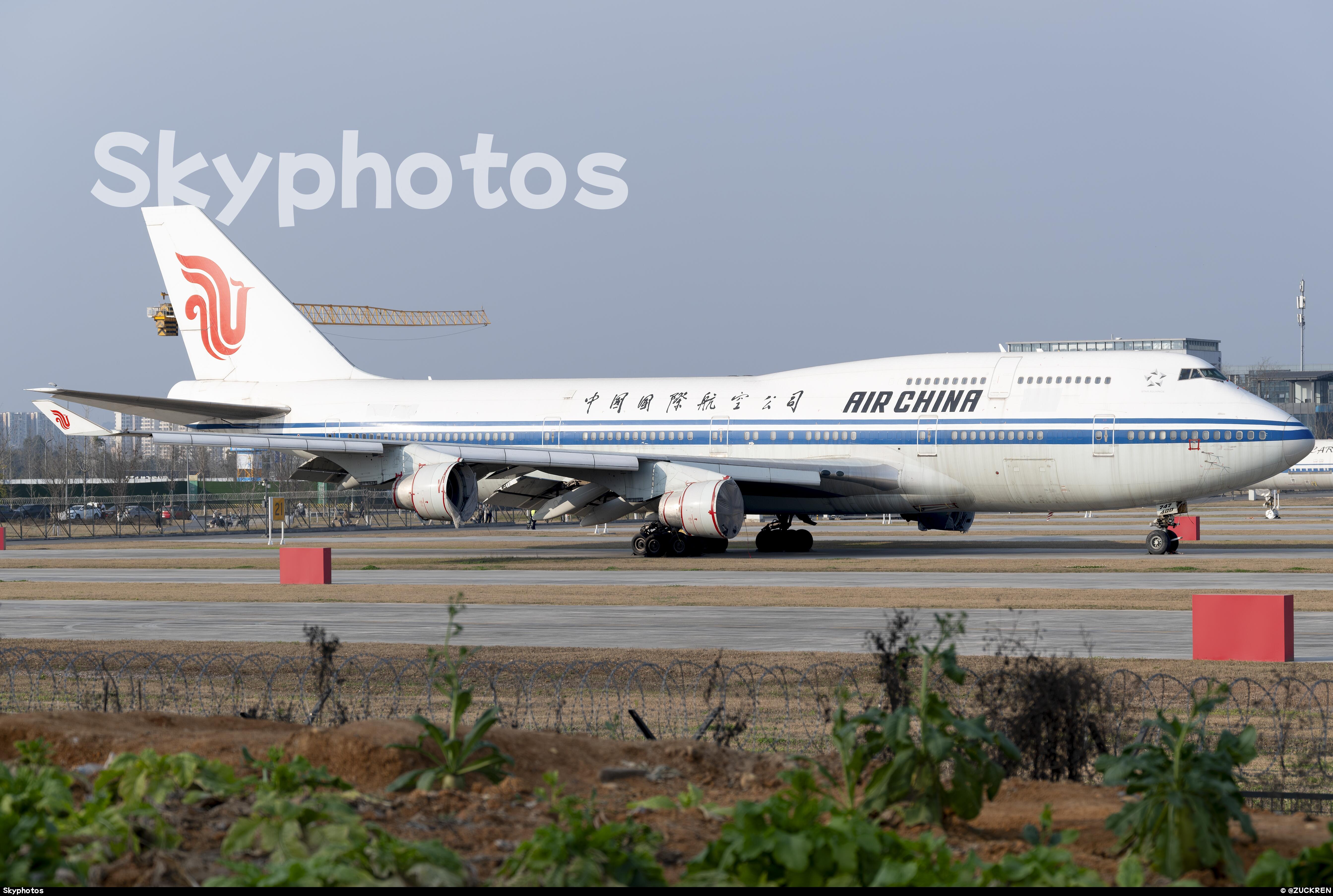 中国国际航空 B747-4J6
