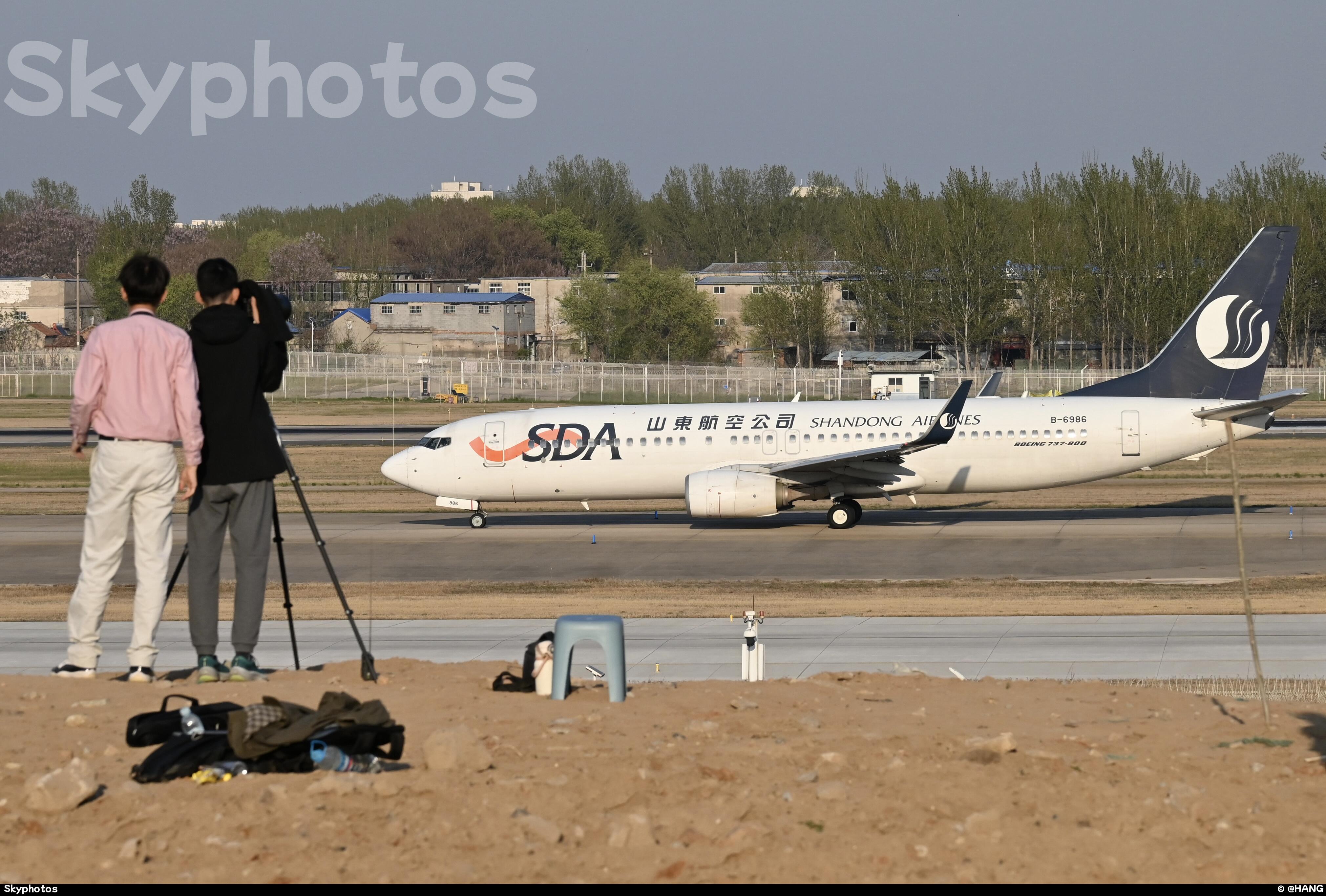 山东航空 B737-85N(WL)