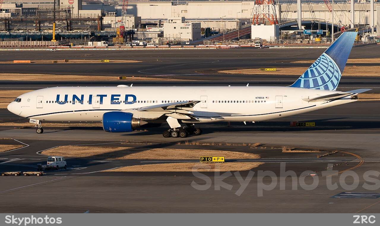 美联航 B777-222（ER）