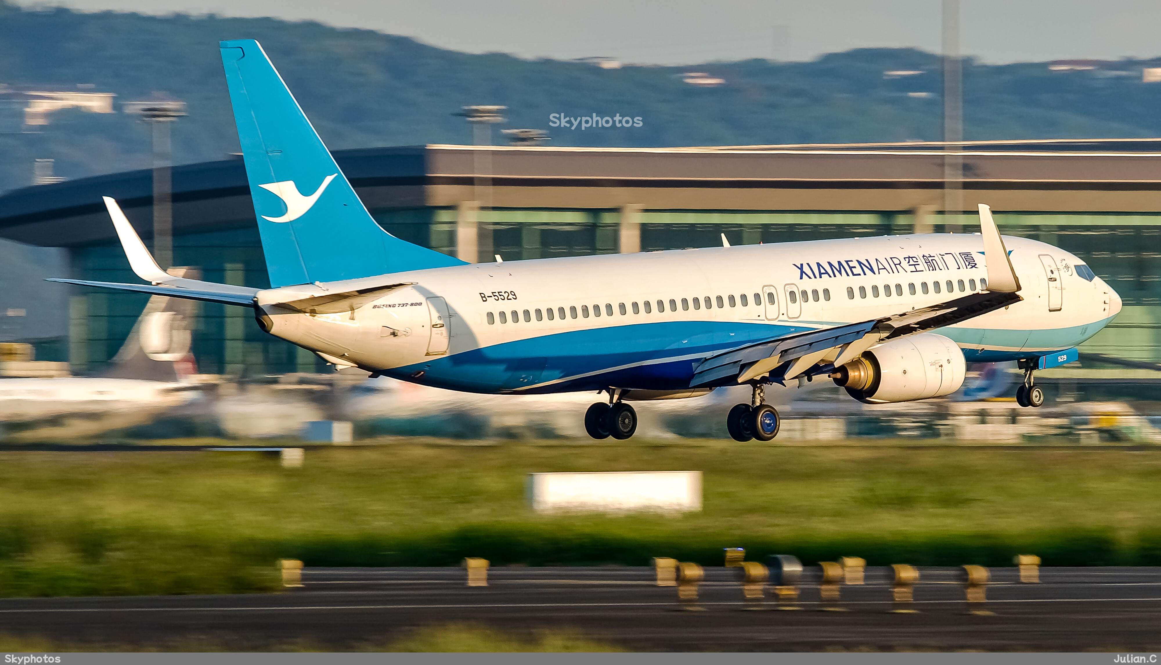 厦门航空 Boeing 737-85C（WL） at 重庆江北国际机场
