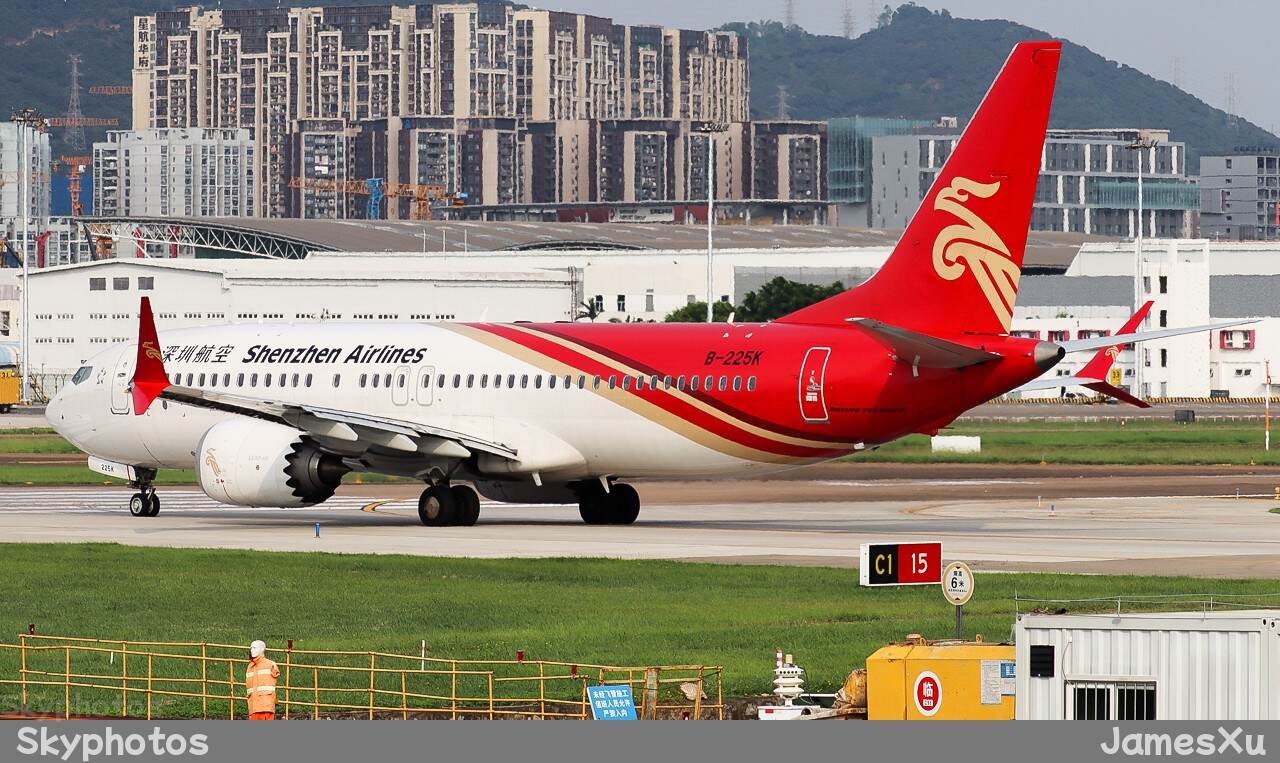 深圳航空 波音737-MAX8