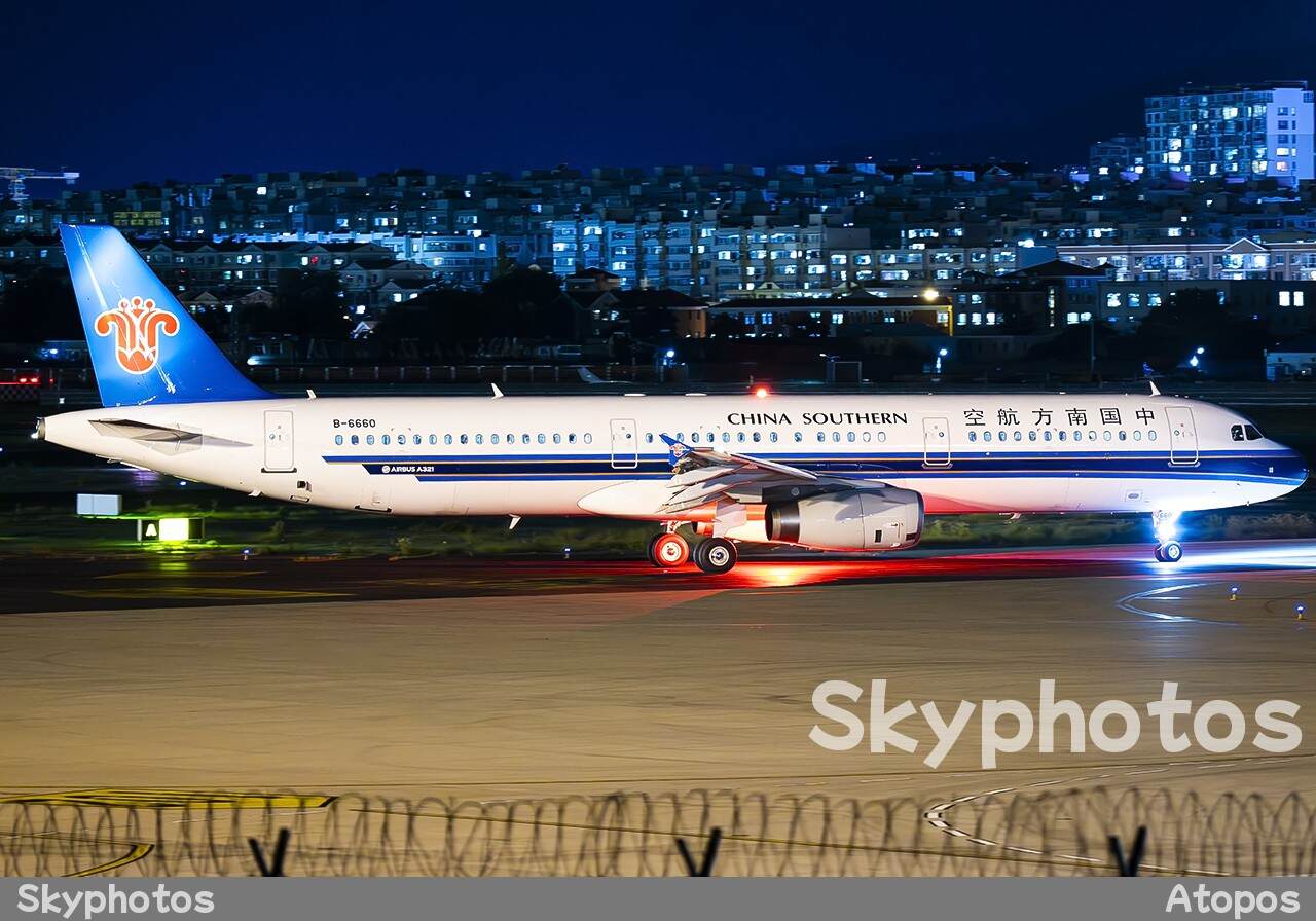中国南方航空 Airbus A321-231 at 大连周水子国际机场