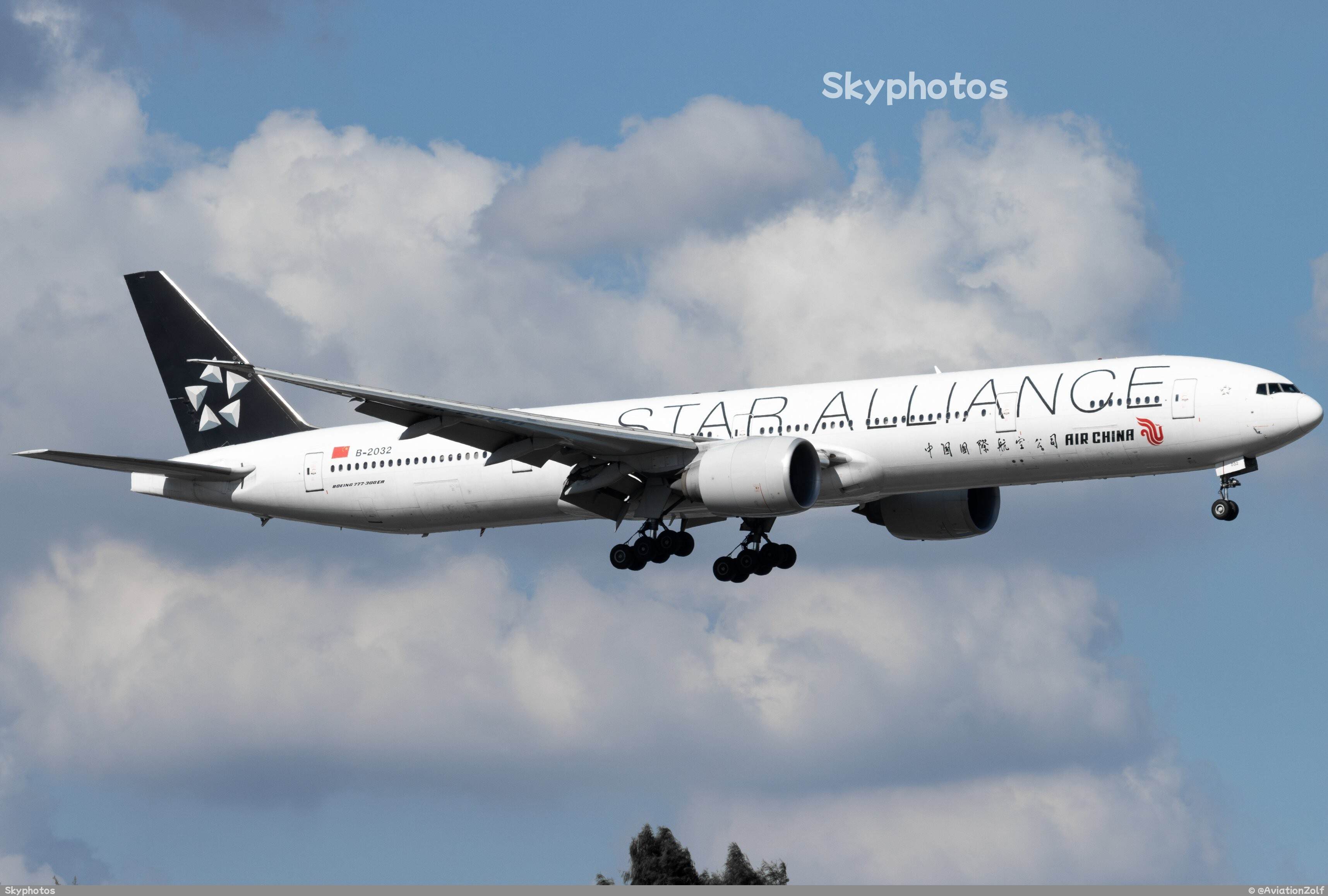 中国国际航空 Boeing 777-39L(ER) at SHA