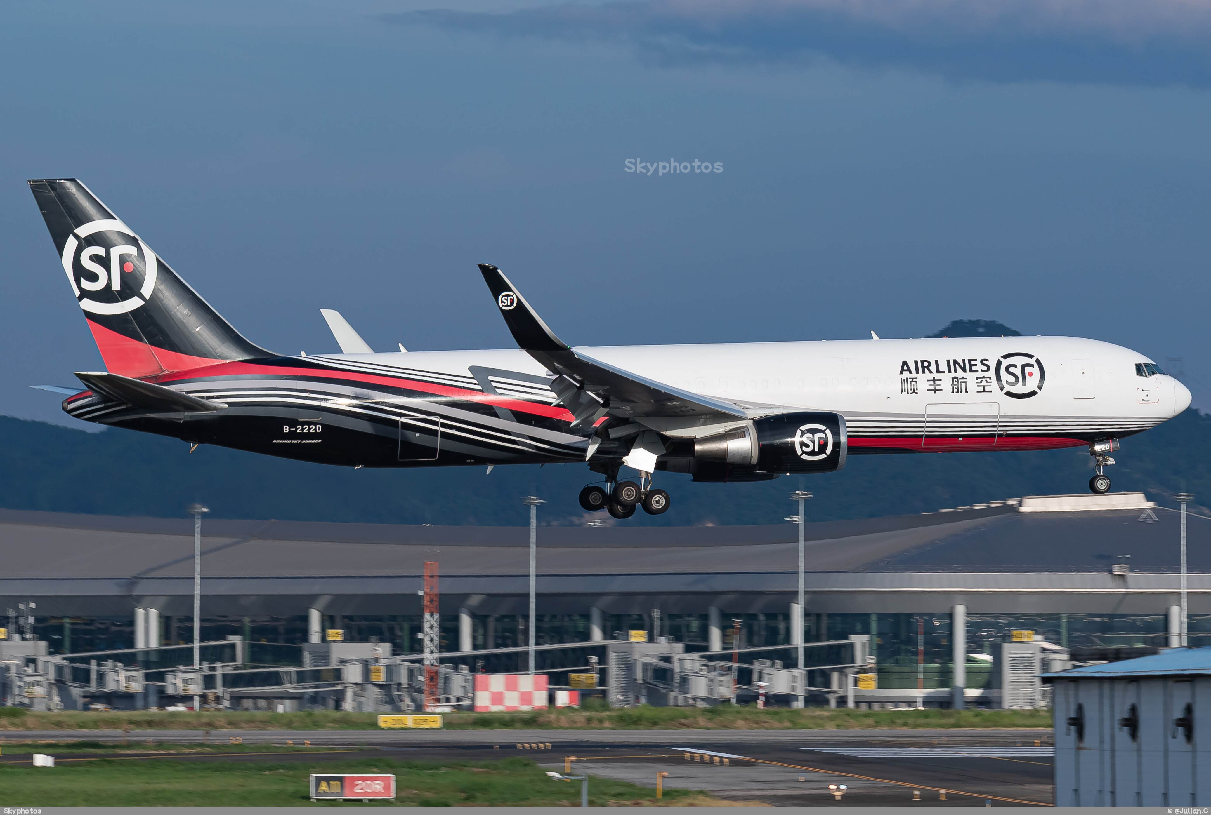 顺丰航空 Boeing 767-38EER(BCF)(WL)