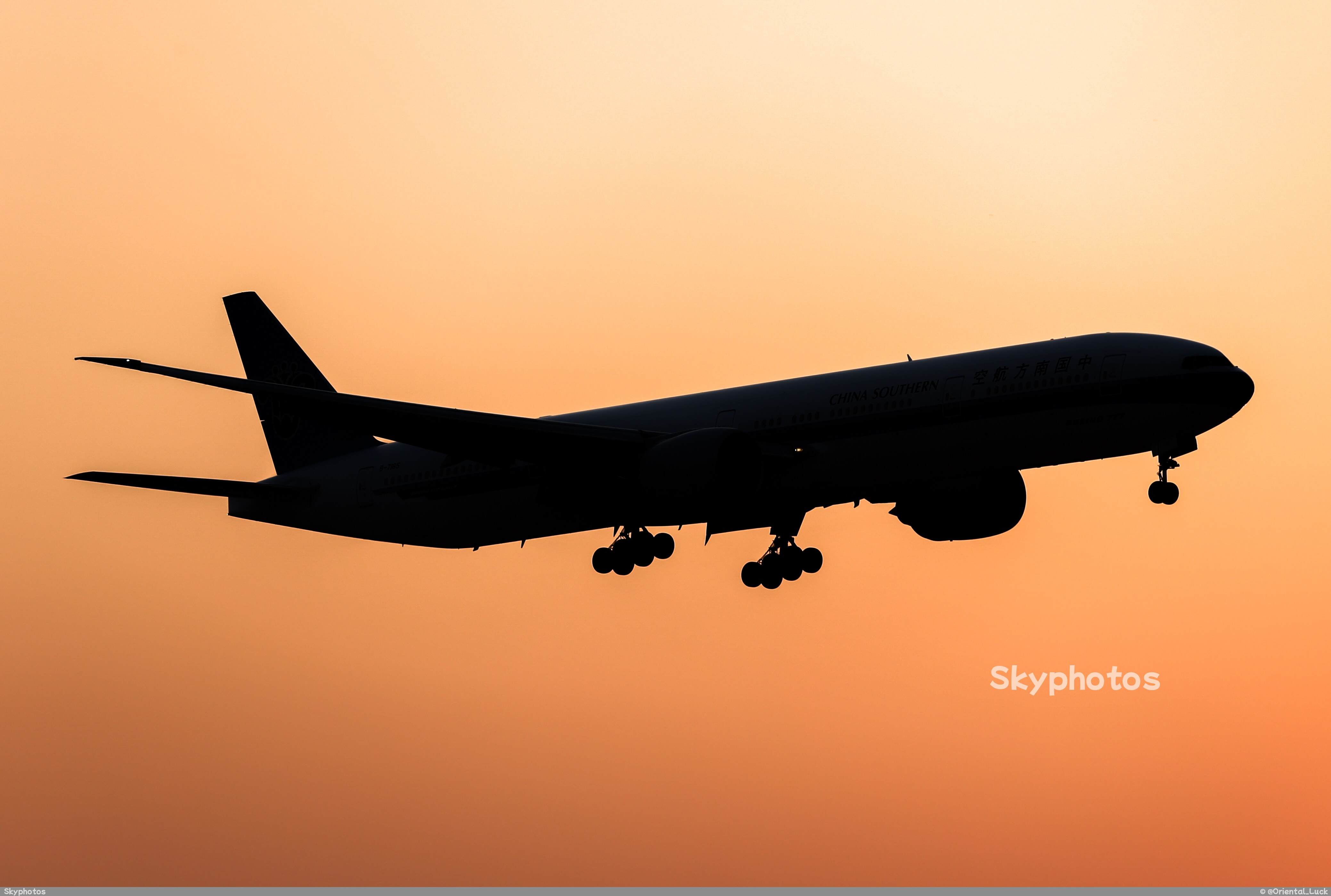 中国南方航空 Boeing777-31BER at 广州白云国际机场