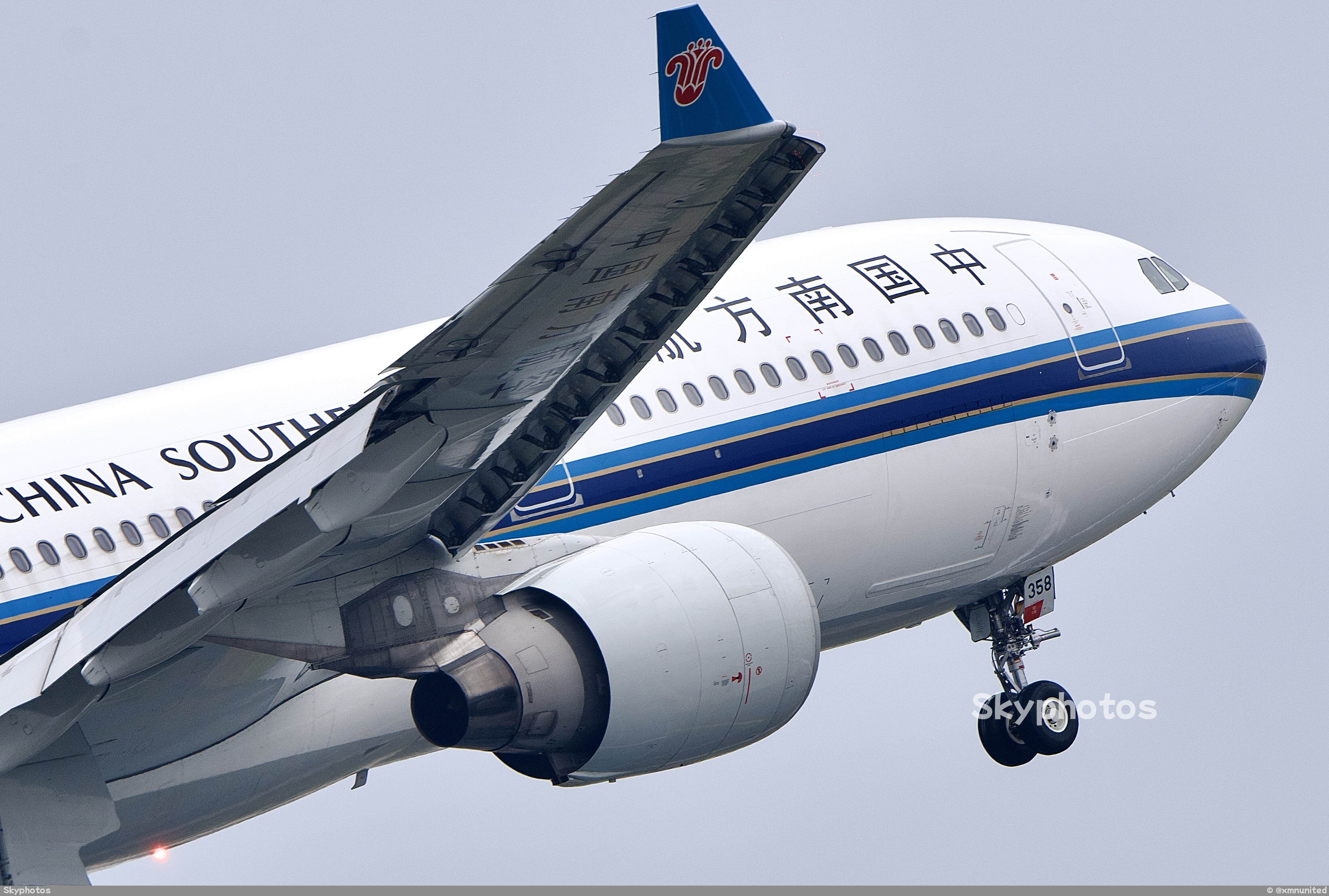 南方航空 A330-323 at XMN