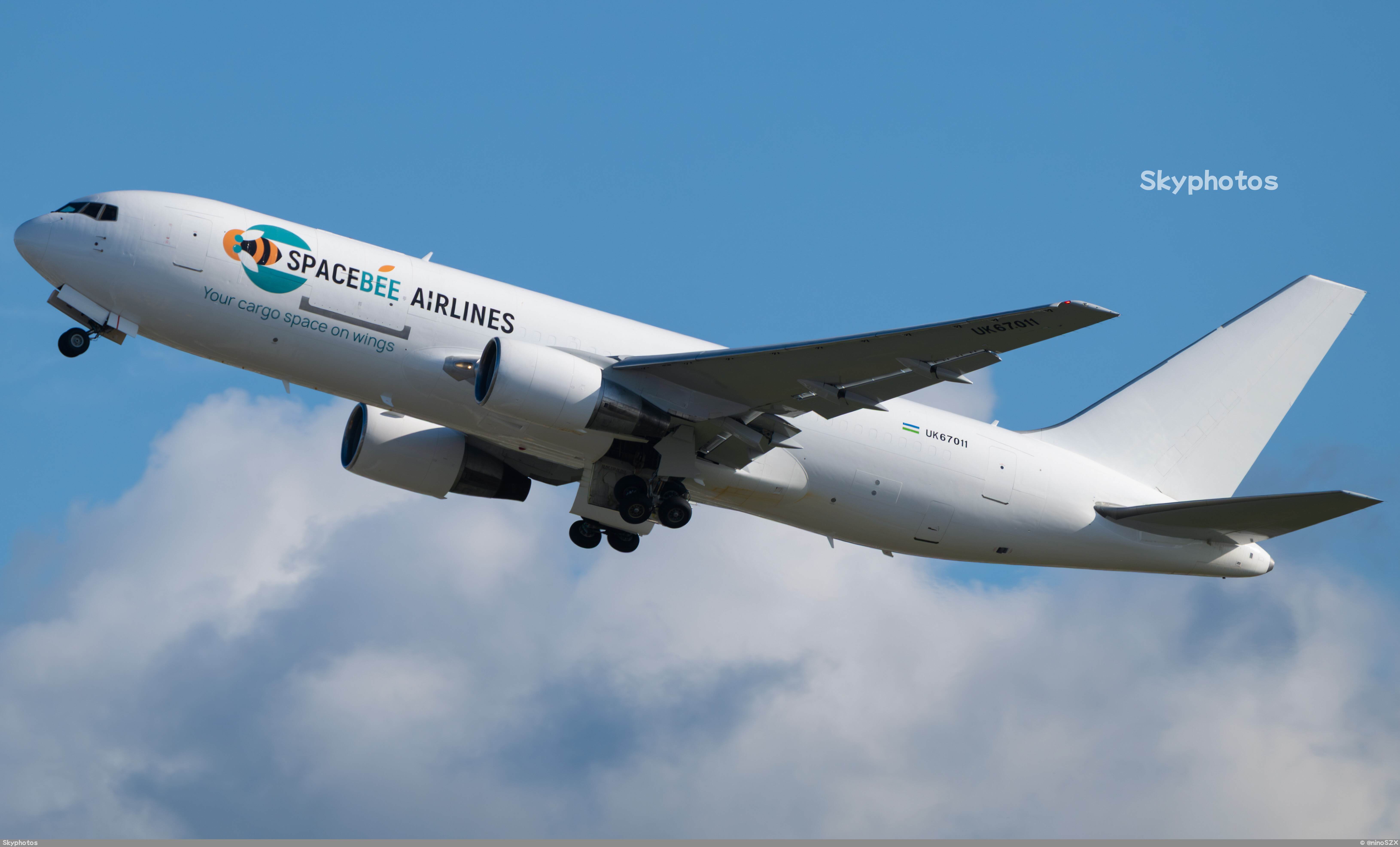 SPACEBEE AIRLINES B767-200BDSF