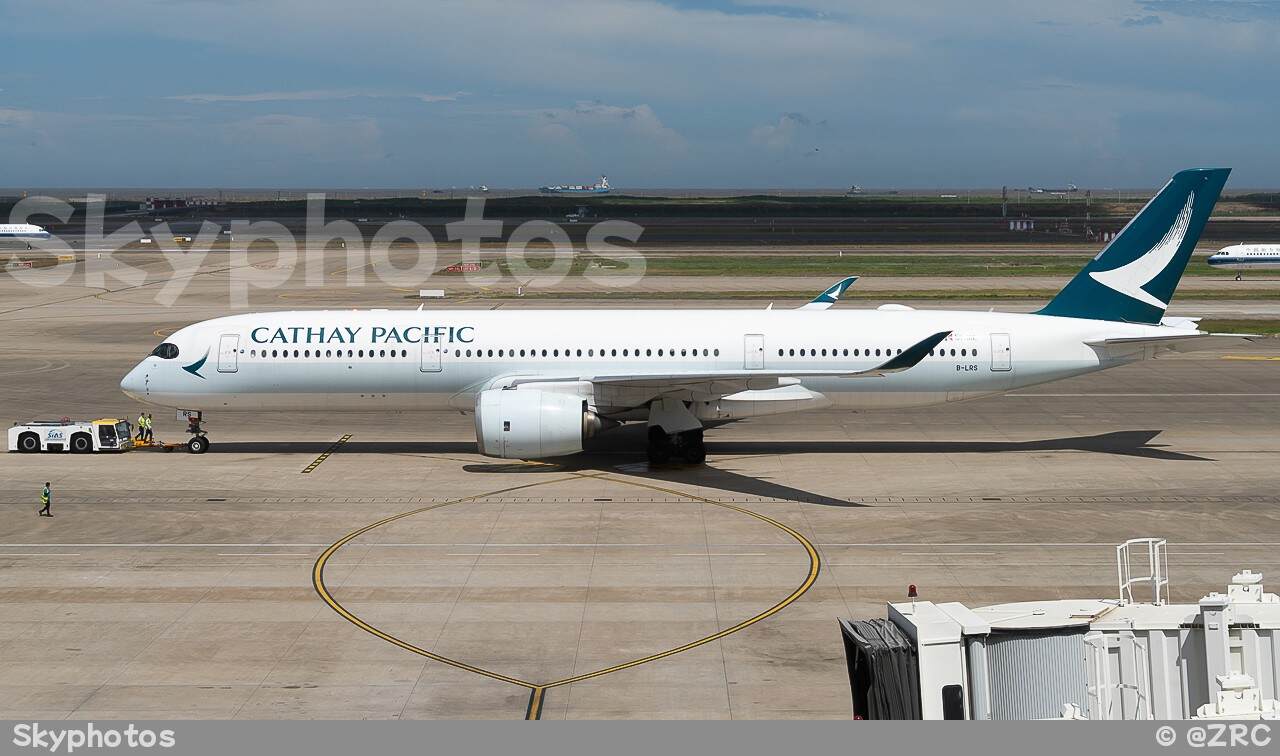 国泰航空 A350-941 at PVG