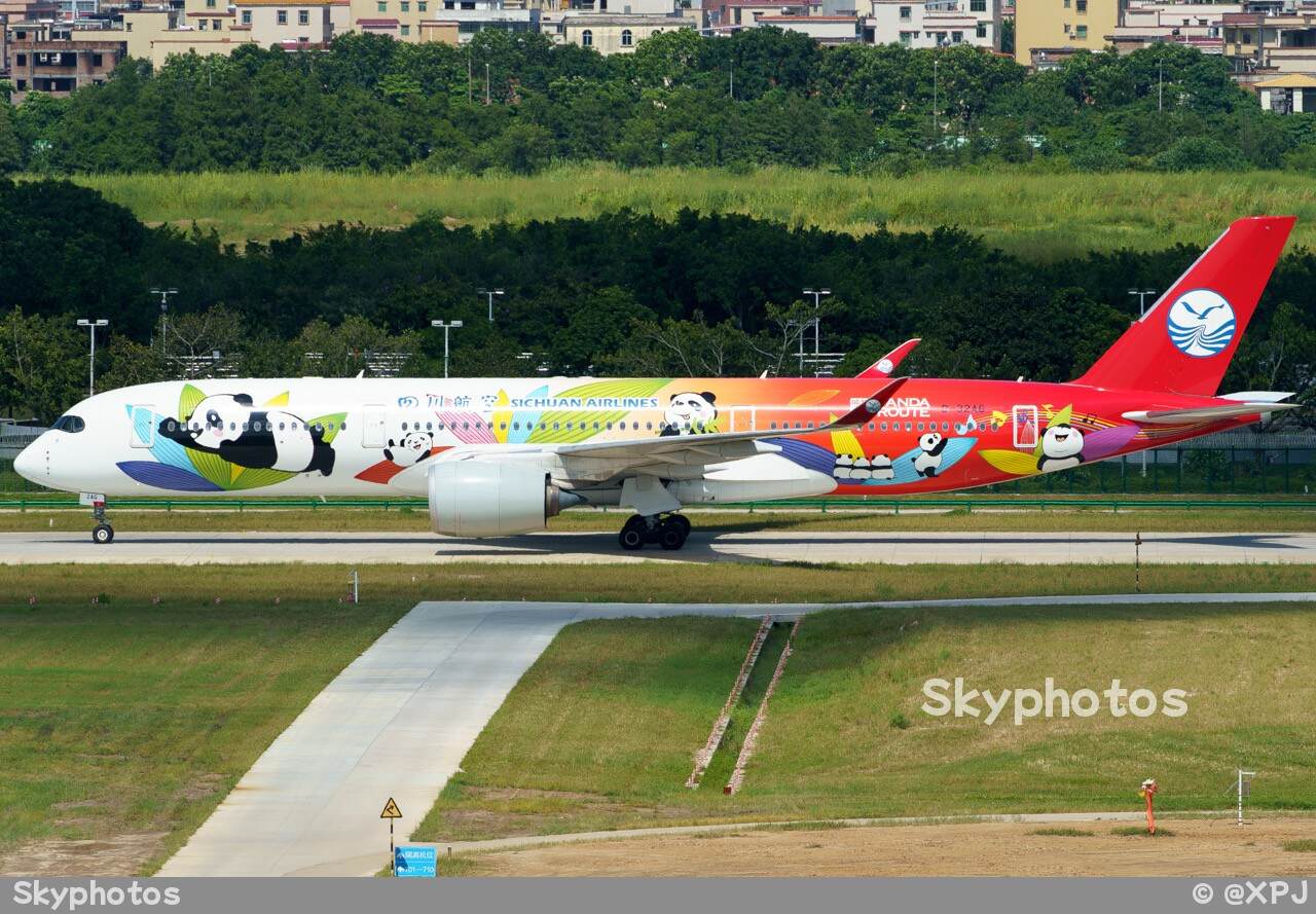 四川航空 A350-941 at 广州白云国际机场
