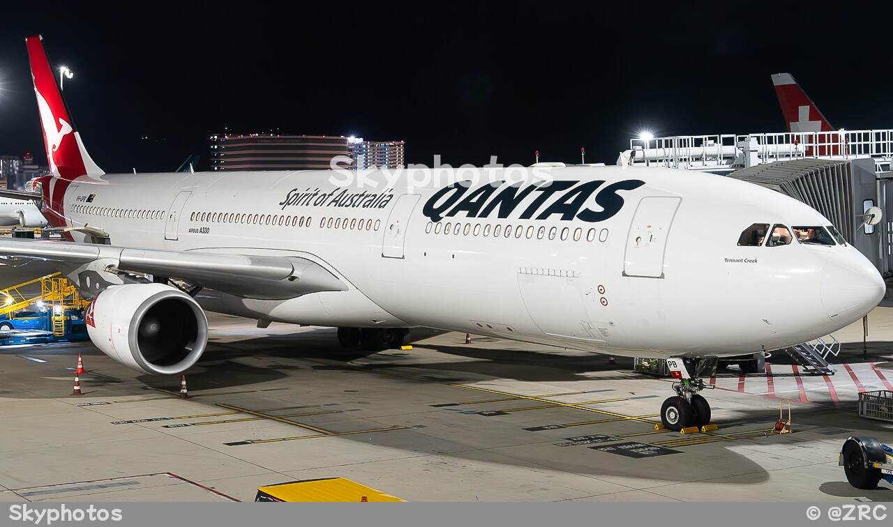Qantas A330-343X