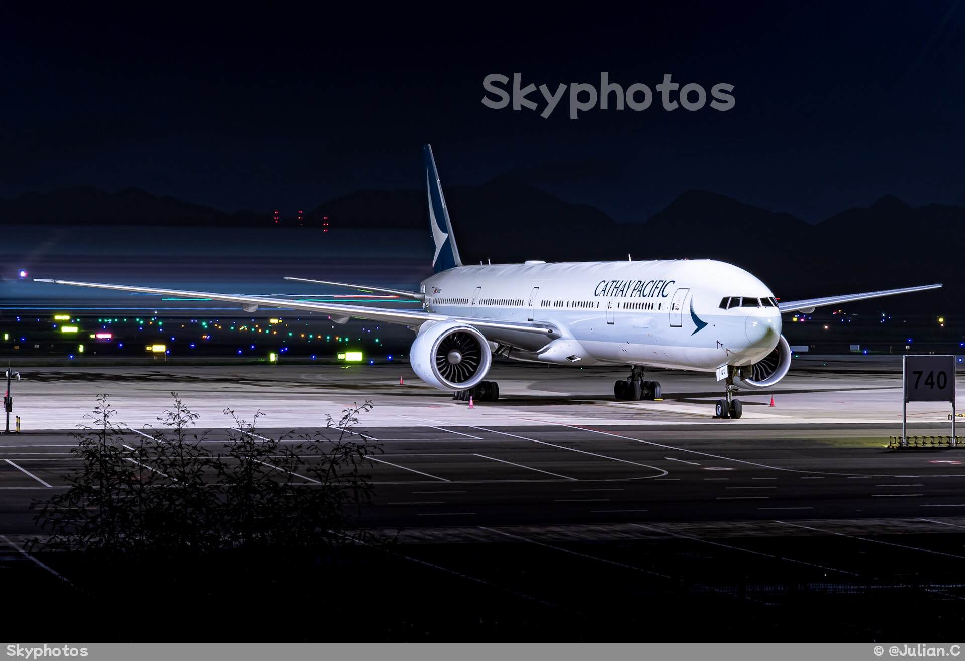 国泰航空 B777-367(ER)