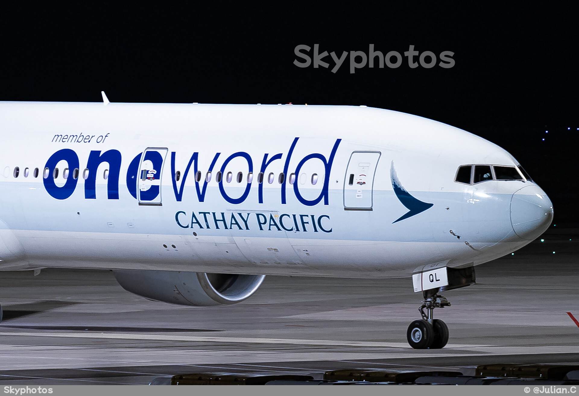 国泰航空 B777-367(ER)