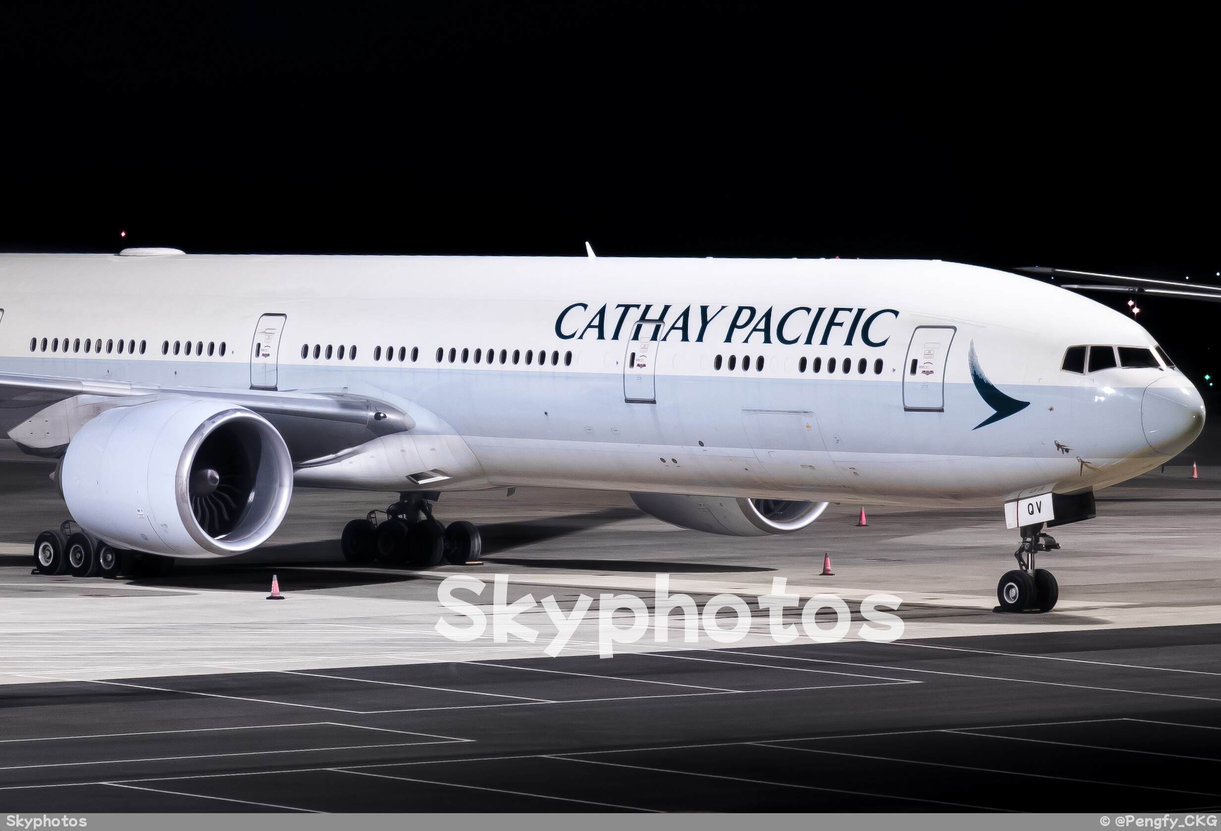 国泰航空 B777-367(ER)