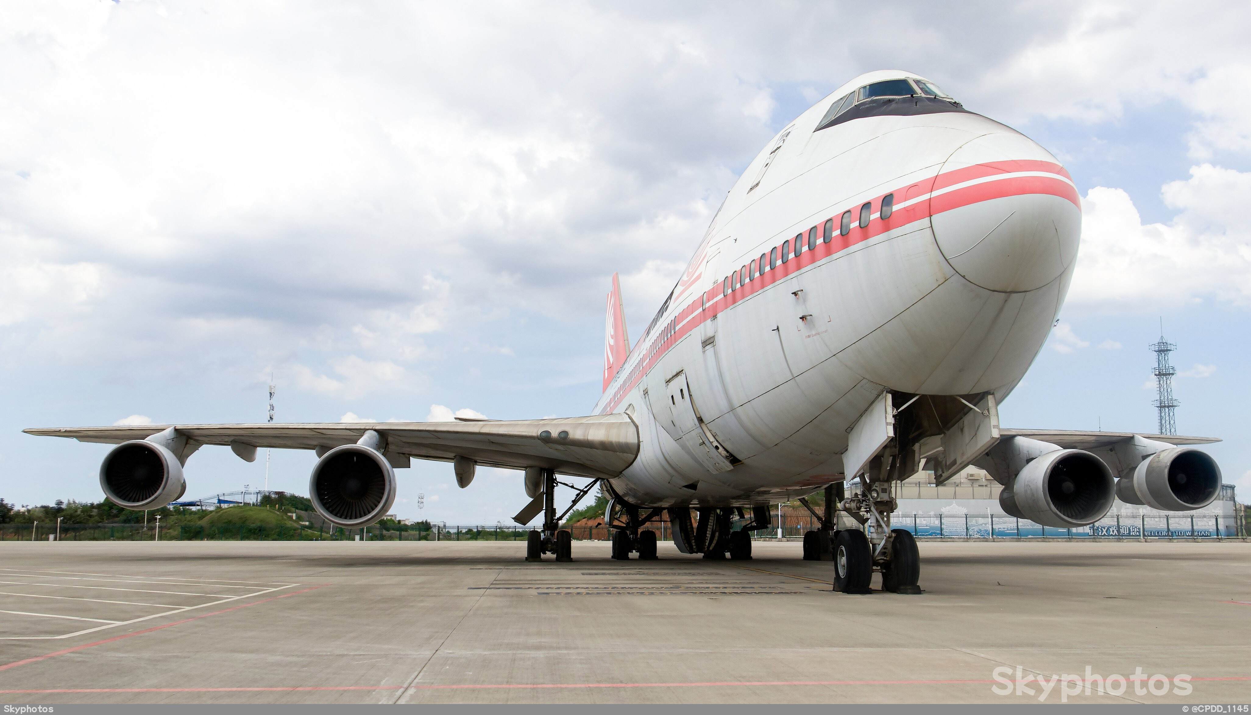 友和道通航空 B747-2J6B(SF)