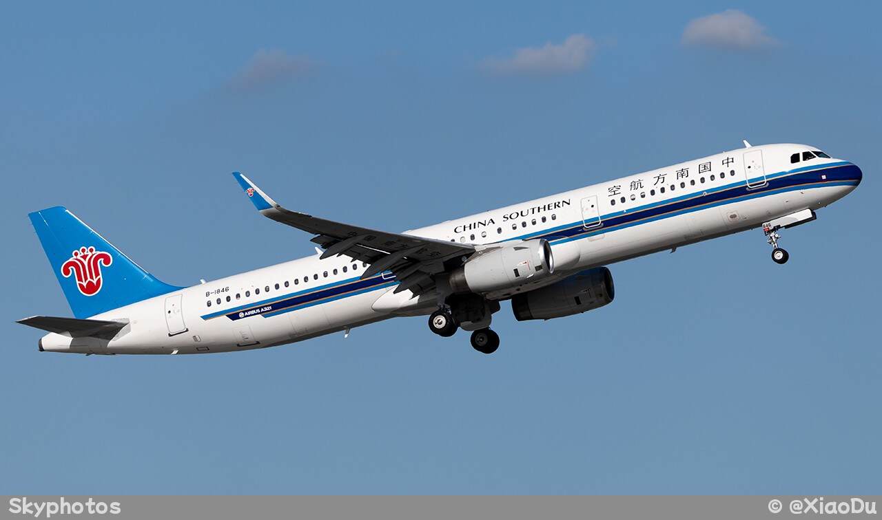 中国南方航空 A321-231 at 上海虹桥国际机场