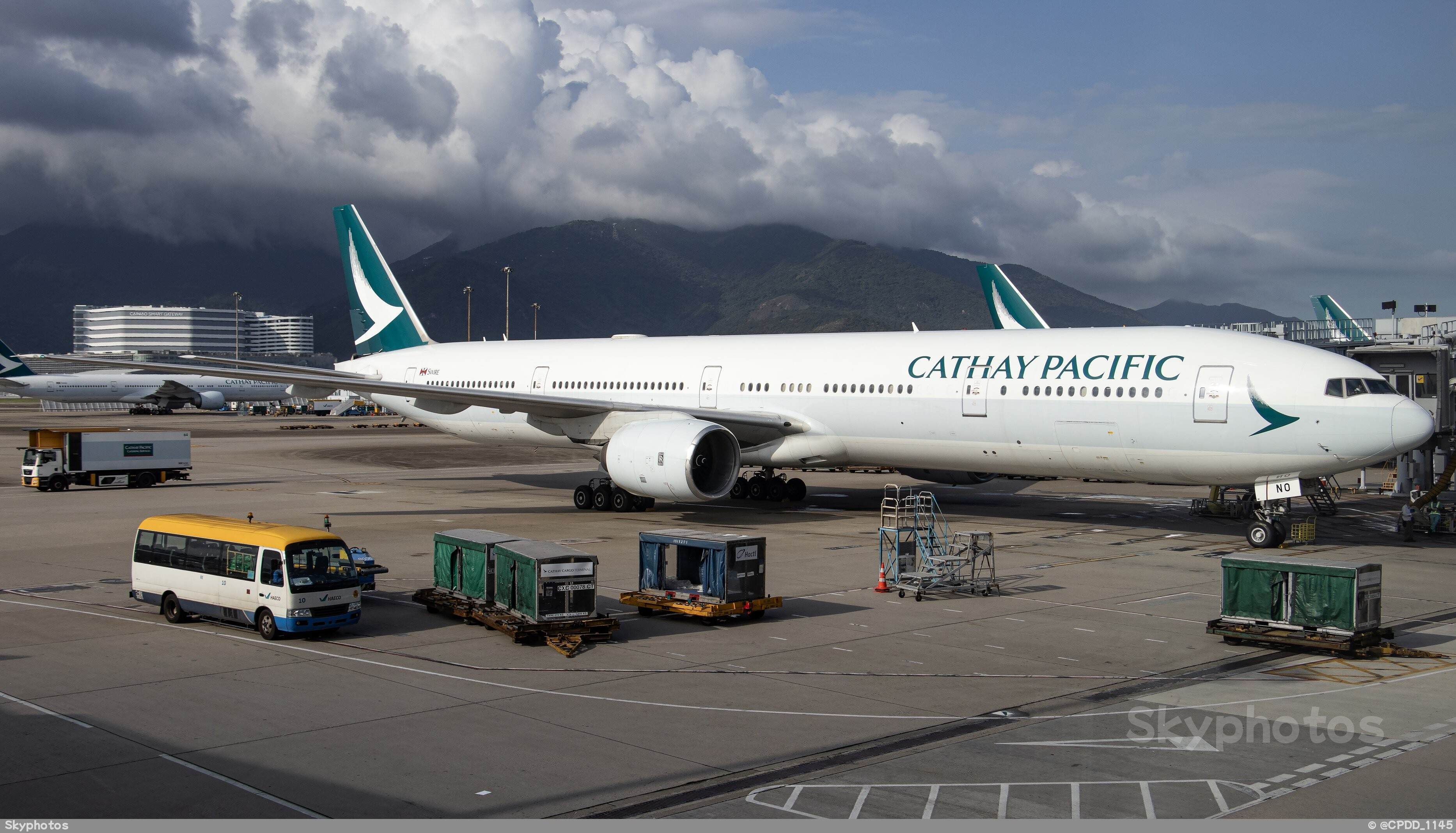 国泰航空 B777-367