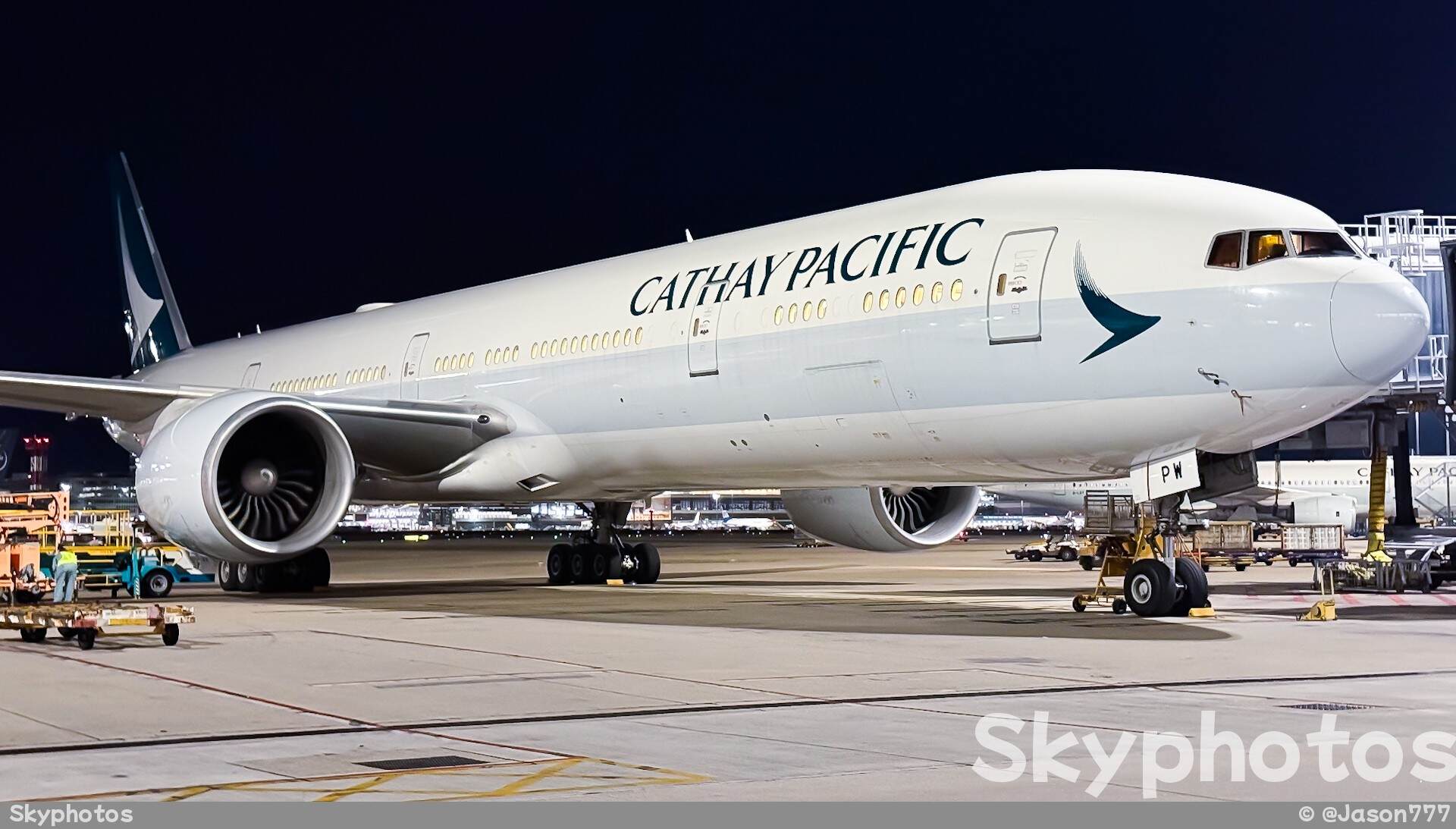 国泰航空 B777-367(ER)