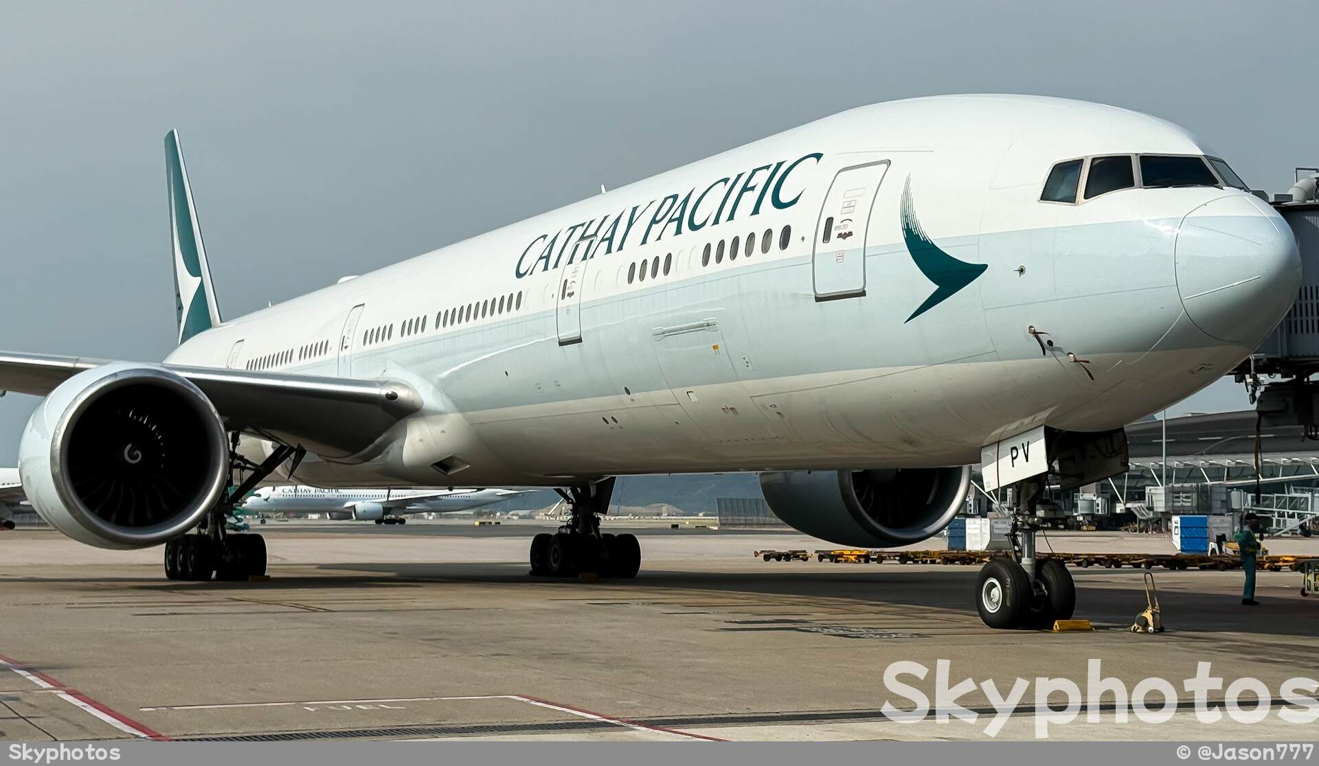 国泰航空 B777-367(ER)