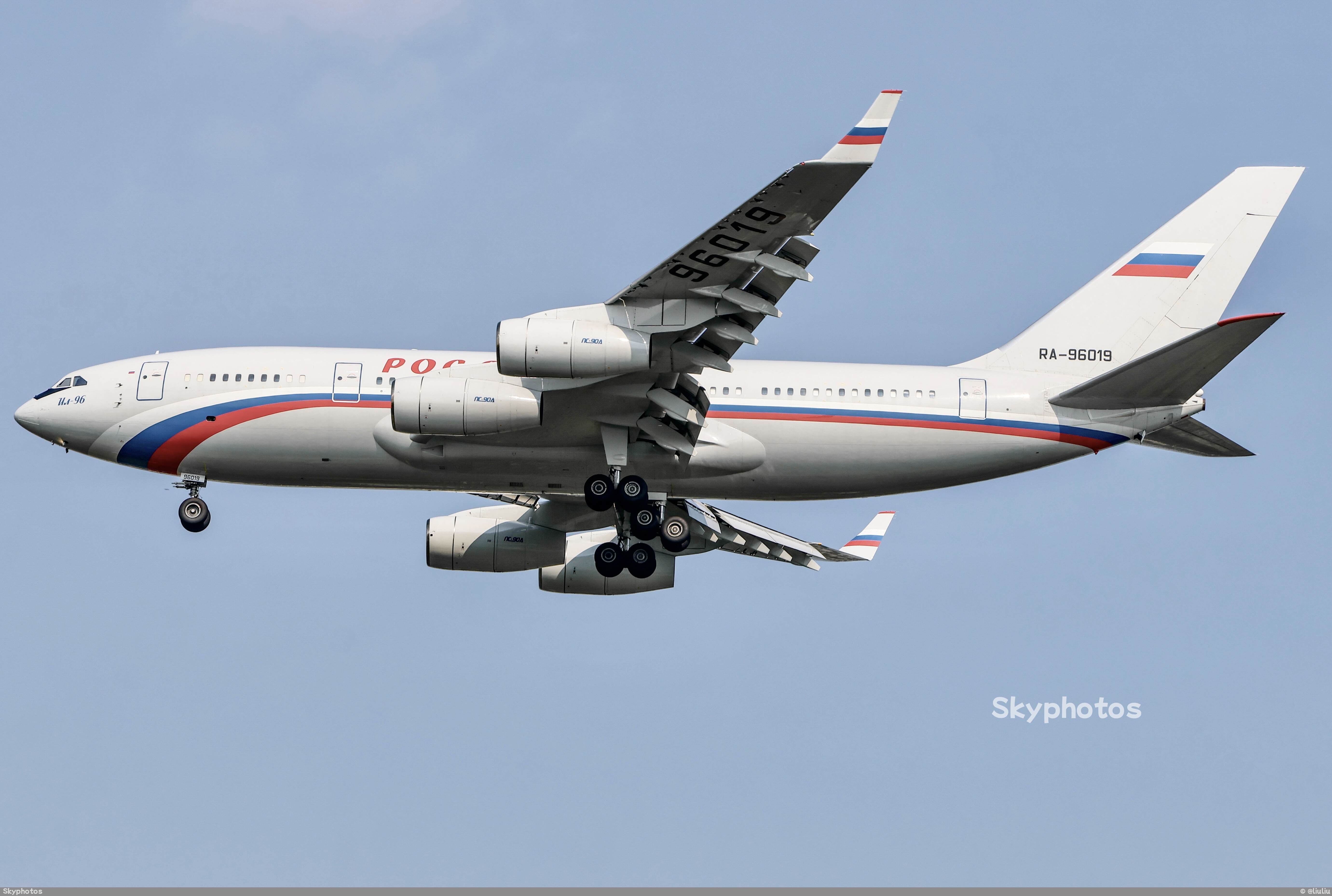 俄罗斯特殊飞行中队 IL-96-300