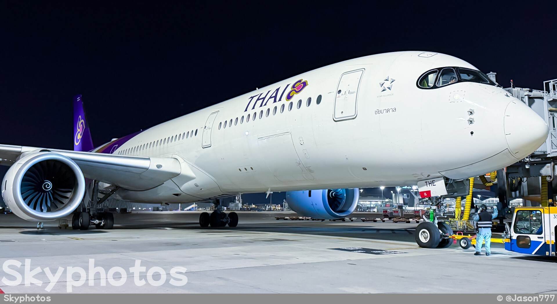 泰国国际航空 A350-941 at 香港国际机场