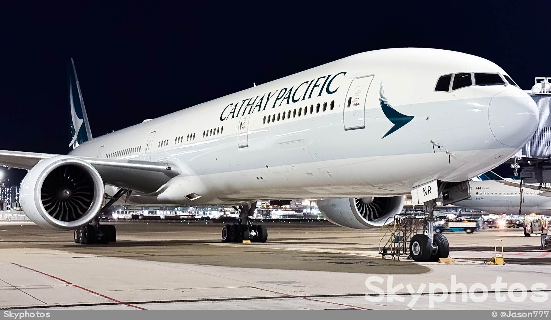 国泰航空 B777-367(ER)