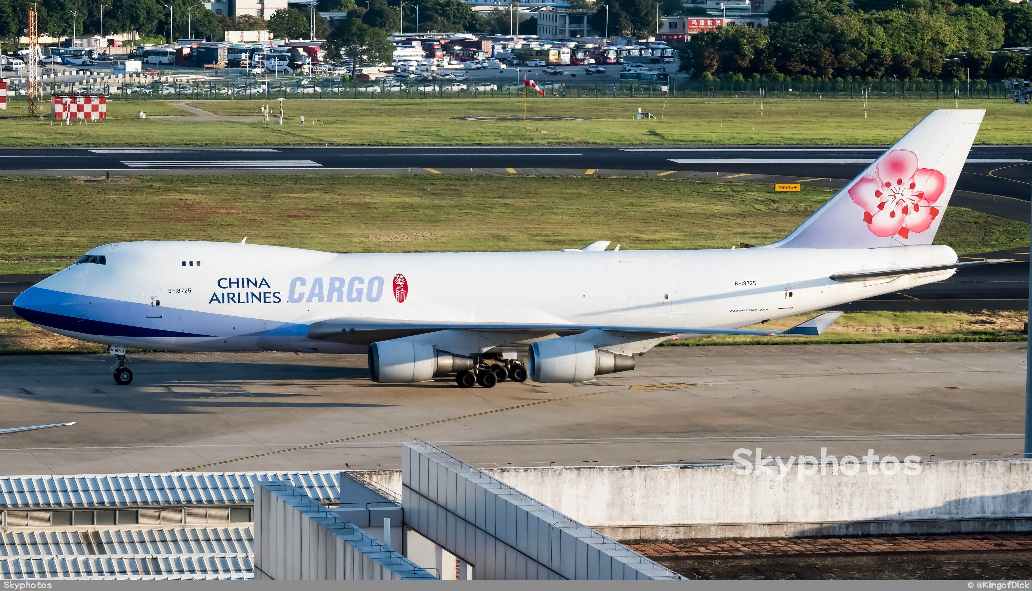 中华航空 B747-409(F)