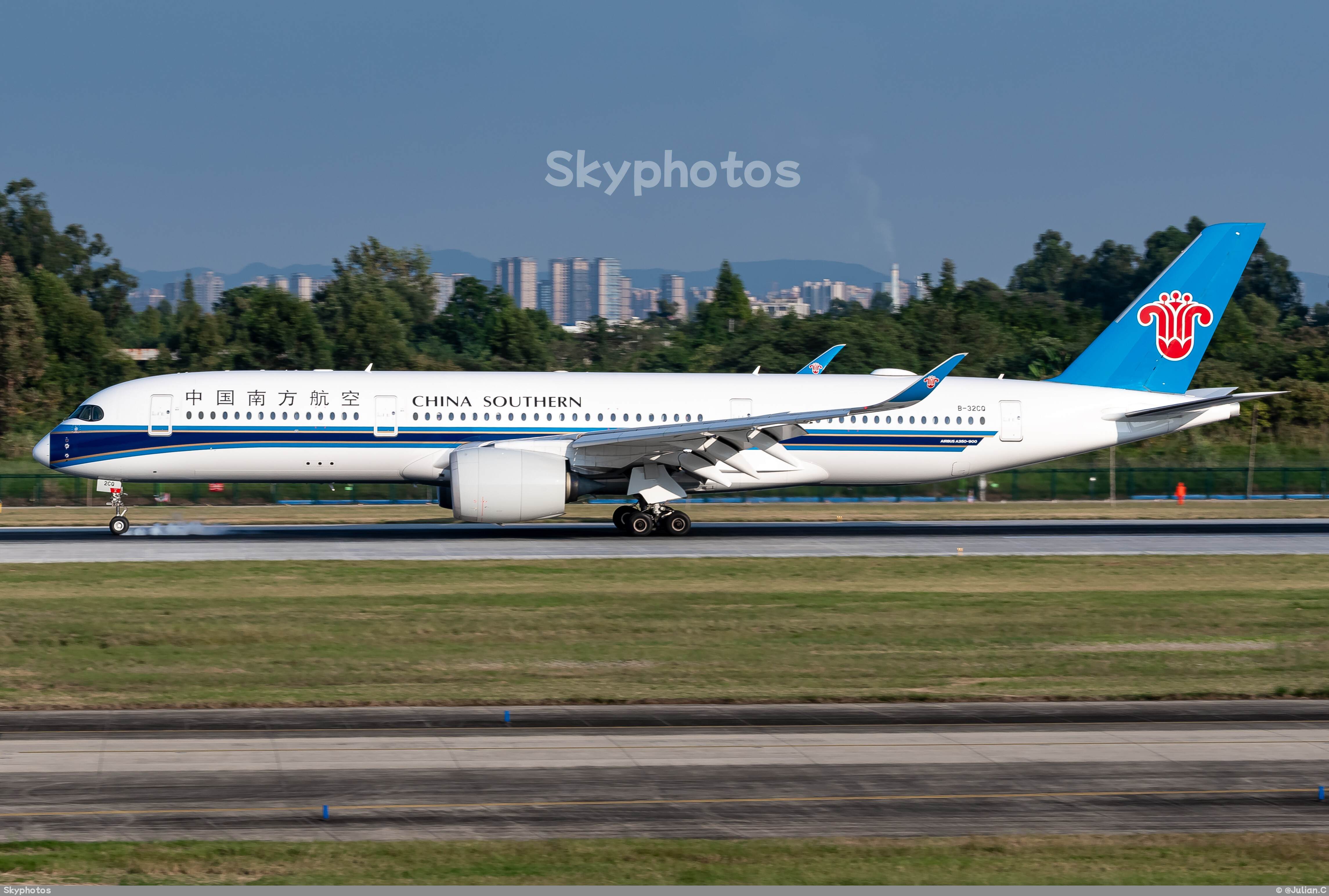 中国南方航空 A350-941 at 成都双流国际机场