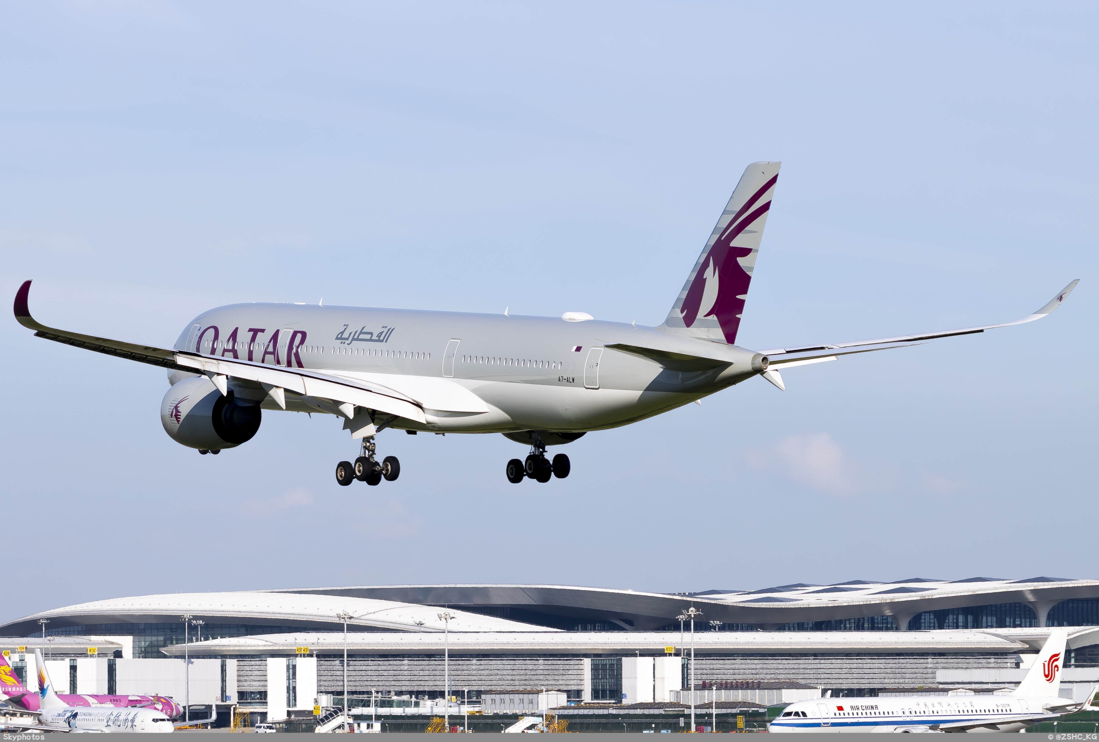 卡塔尔航空 A350-941 at 杭州萧山国际机场