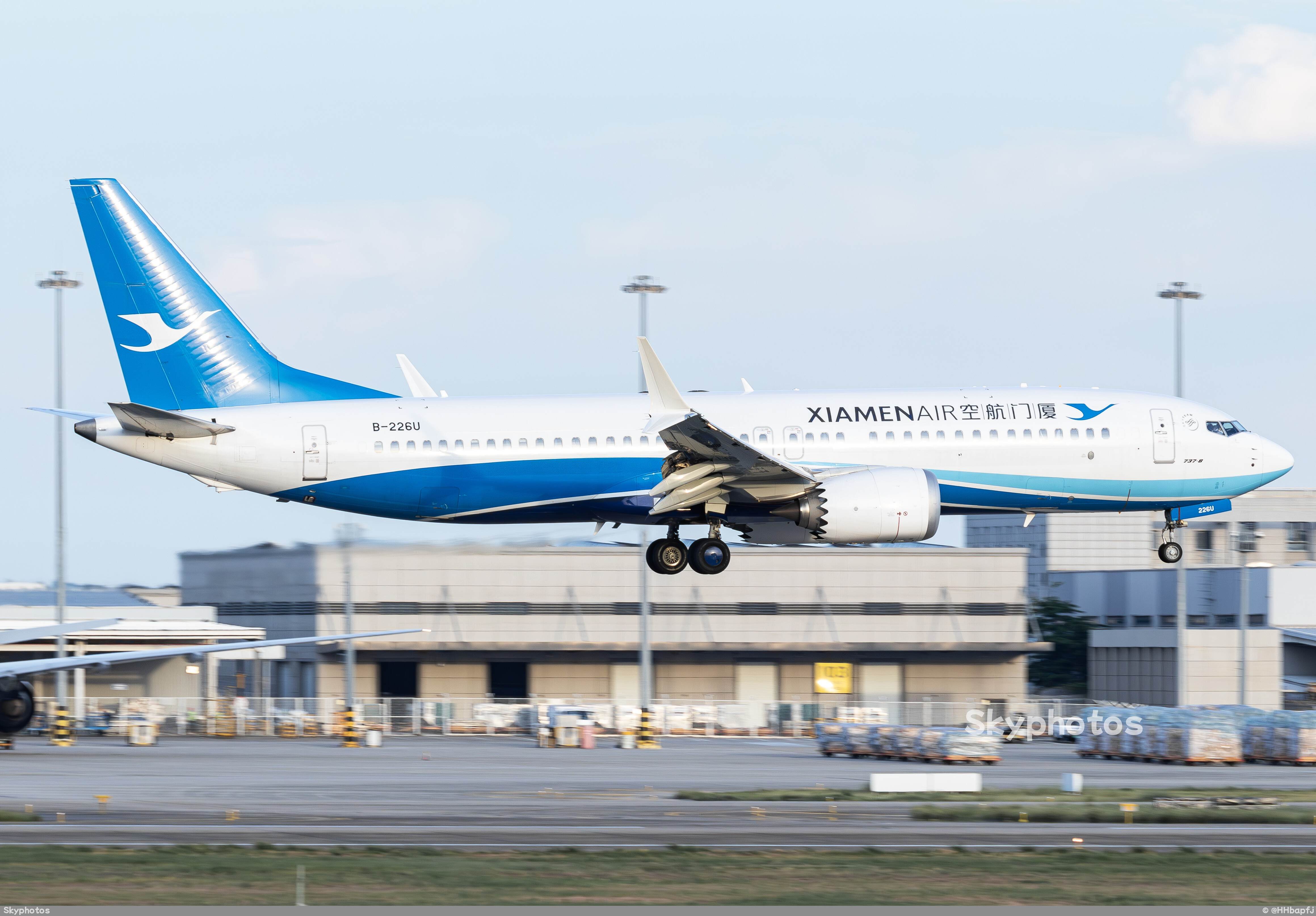 厦门航空 B737-8