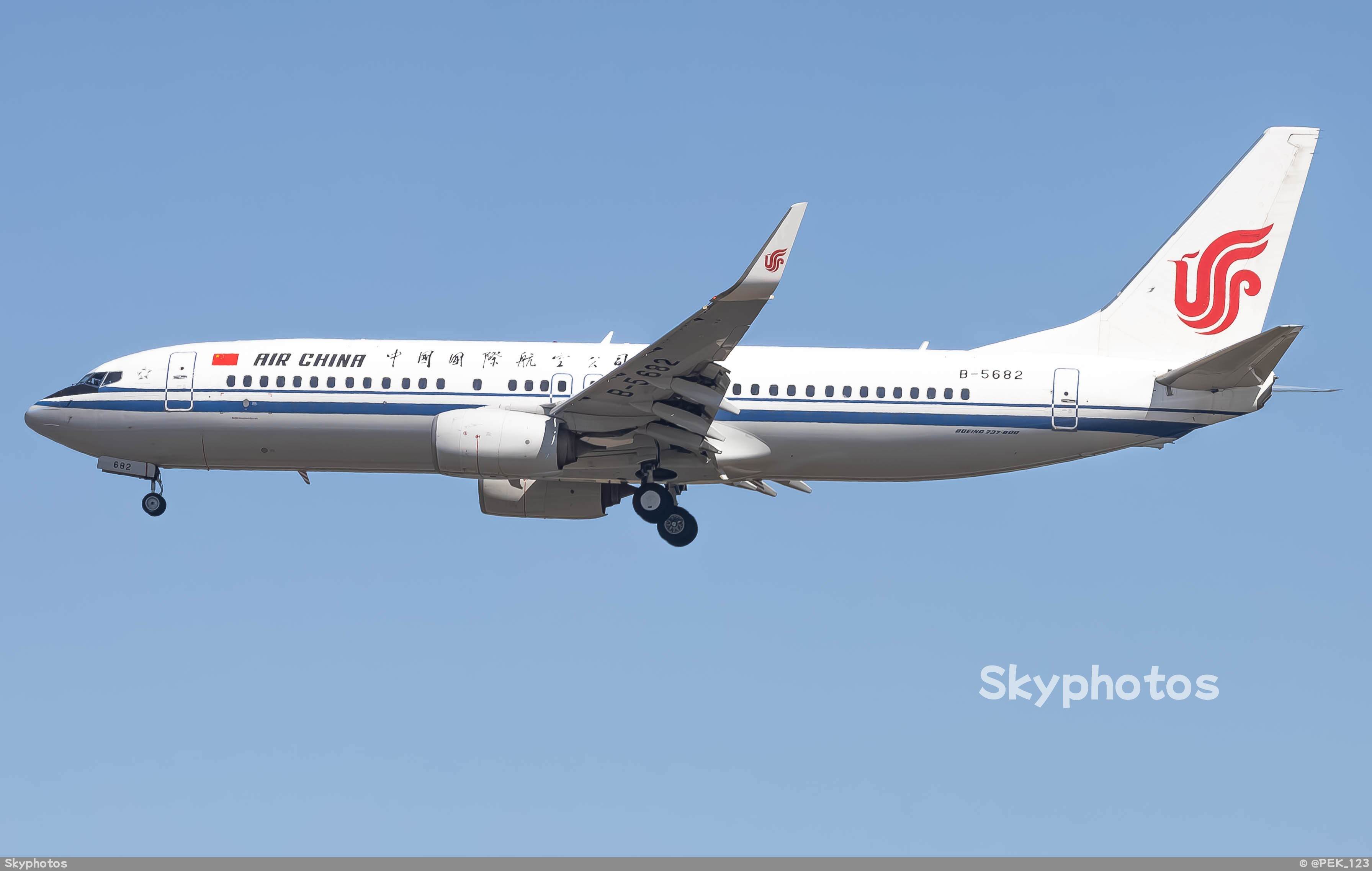 中国国际航空 B737-89L(WL) at 北京首都国际机场