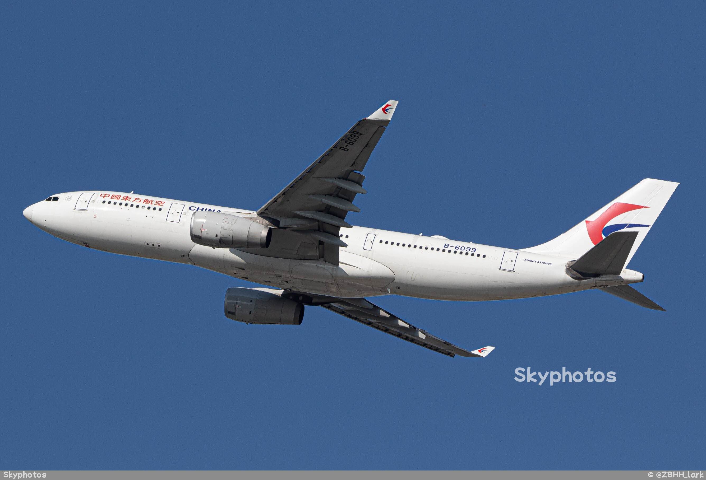 中国东方航空 A330-243