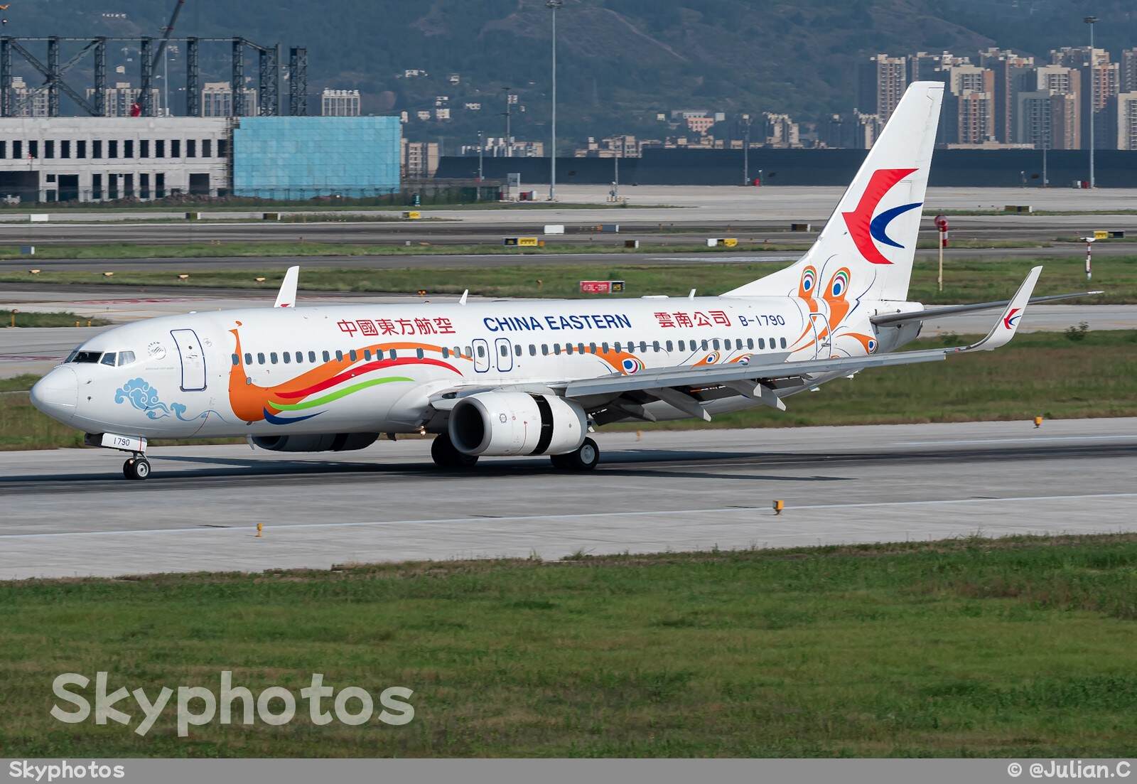 中国东方航空 B737-89P(WL)