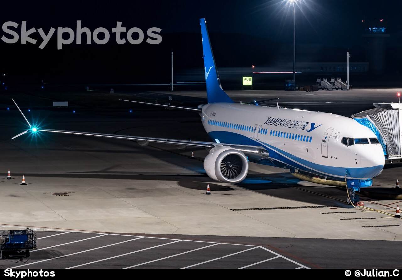 厦门航空 B737-8