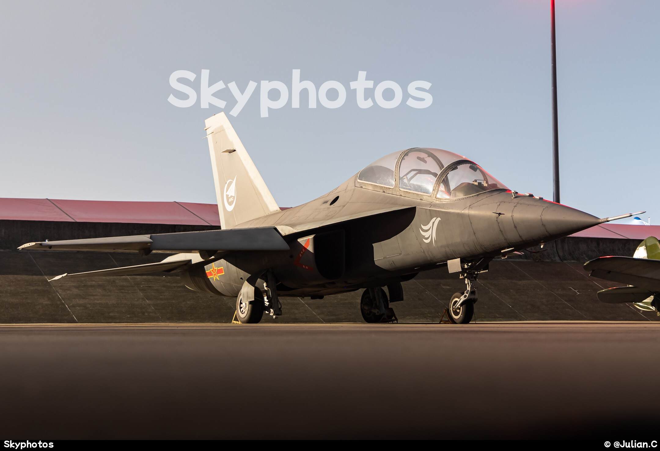 中航工业 Nanchang L-15 Falcon