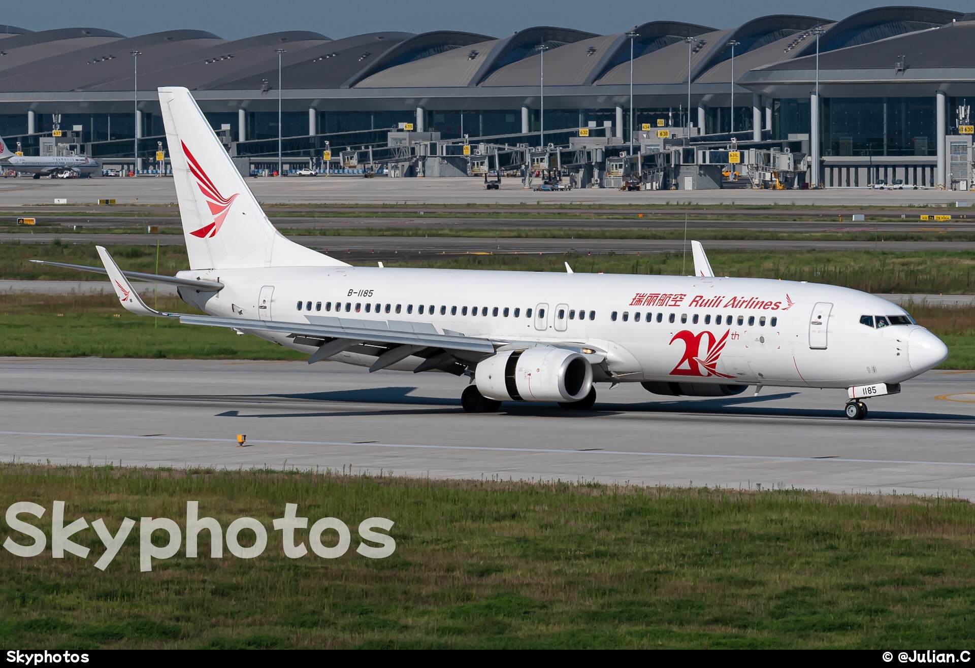 瑞丽航空 B737-8JP(WL)