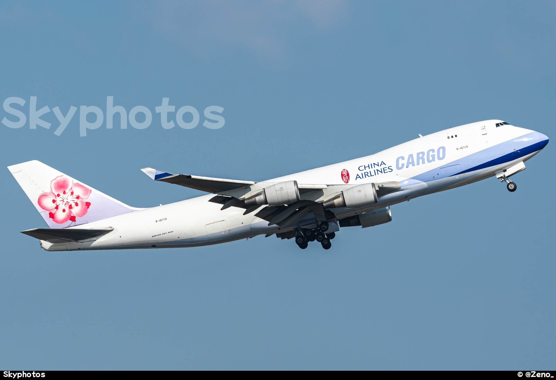 中华航空 B747-409(F)