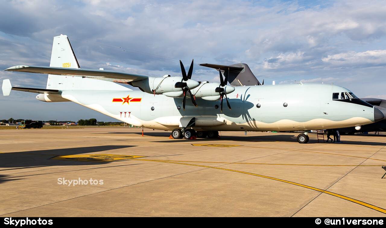 中国人民解放军空军 Shaanxi Y-9