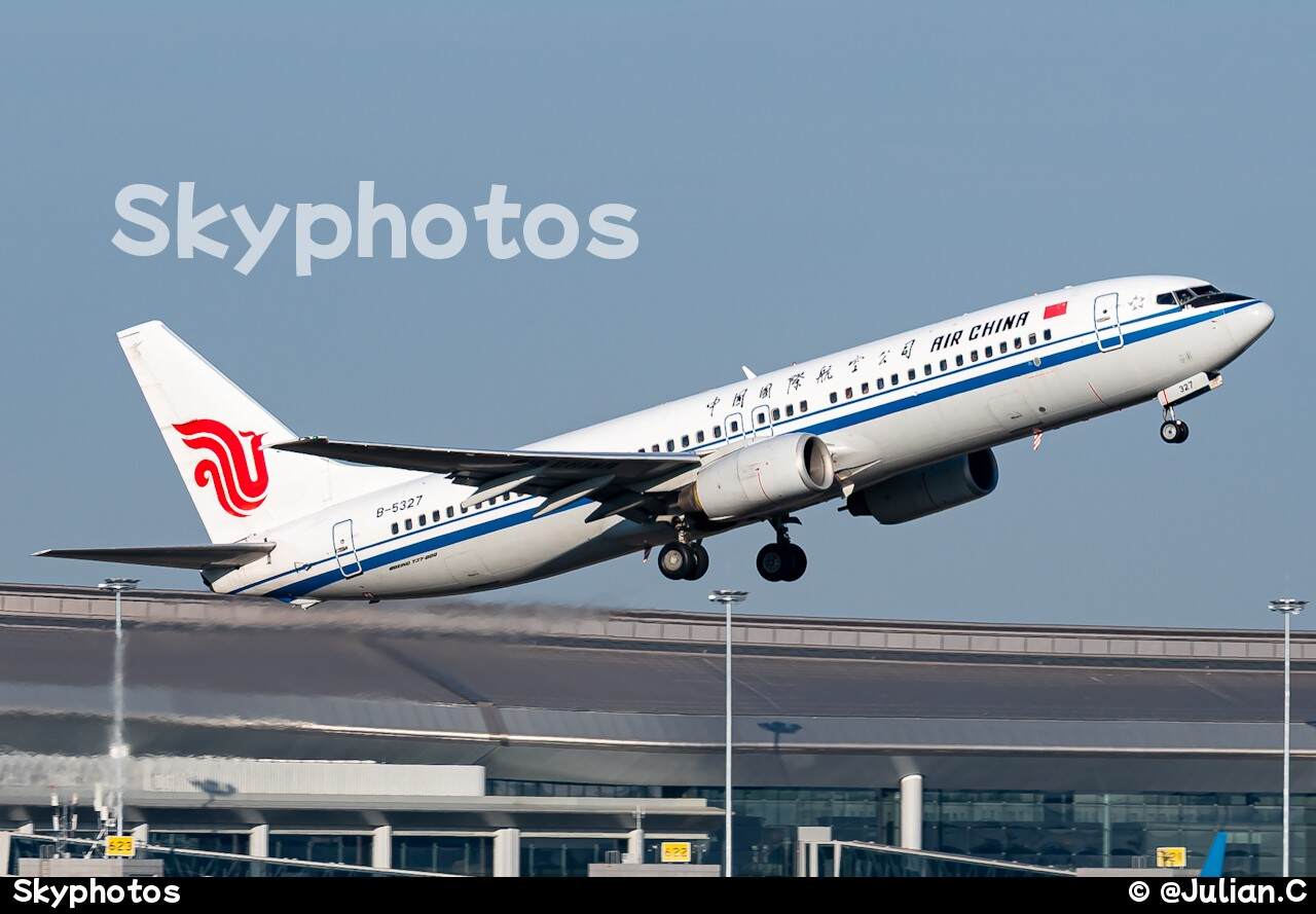 中国国际航空 B737-86N