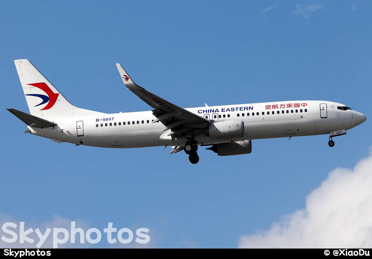 中国东方航空 B737-89P(WL)