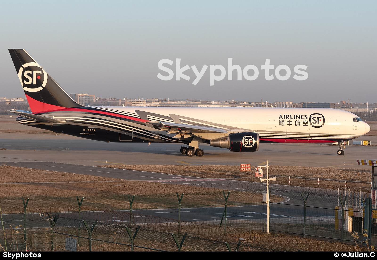顺丰航空 B767-36N(ER)(BCF)
