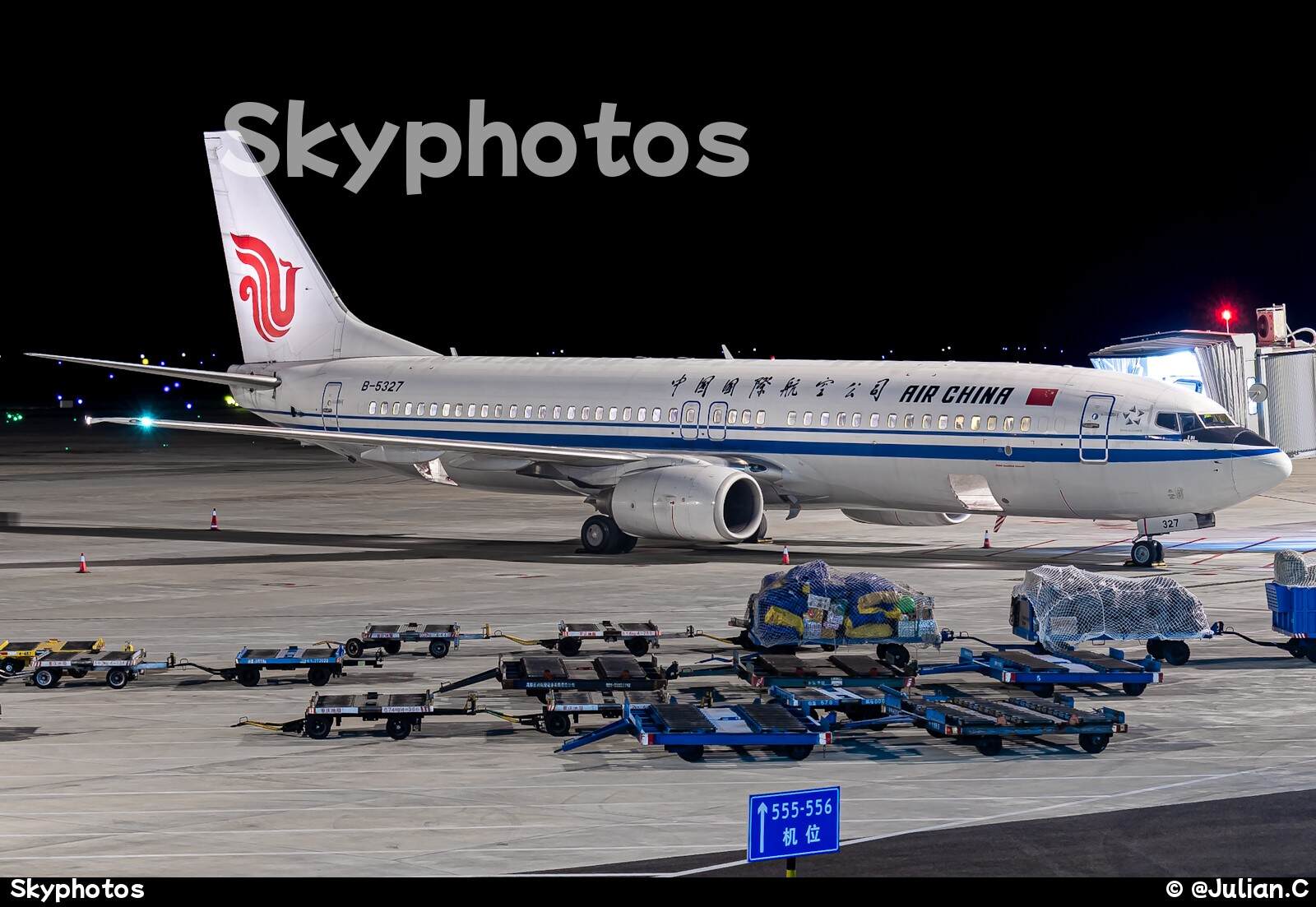 中国国际航空 Boeing 737-86N