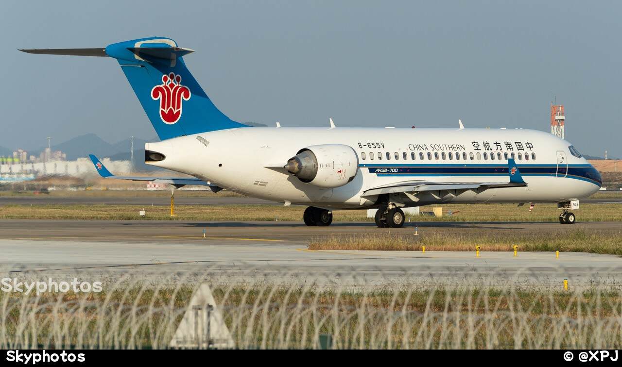 中国南方航空 c909 at CAN