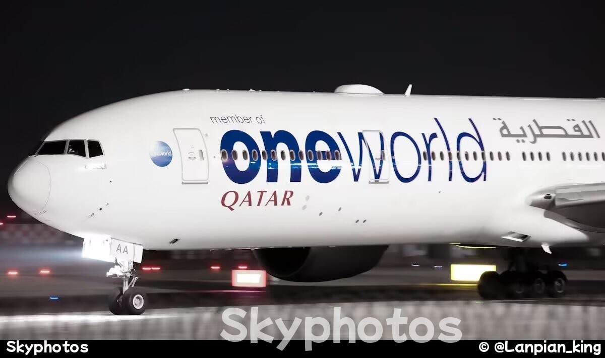 卡塔尔航空 Boeing 777-30ER