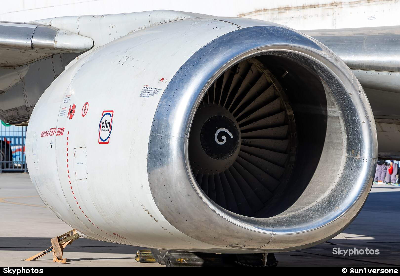 Aviolet Boeing 737-3H9