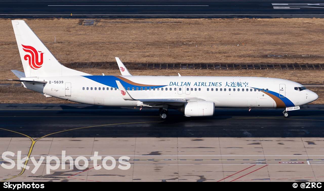大连航空 B737-89L(WL)