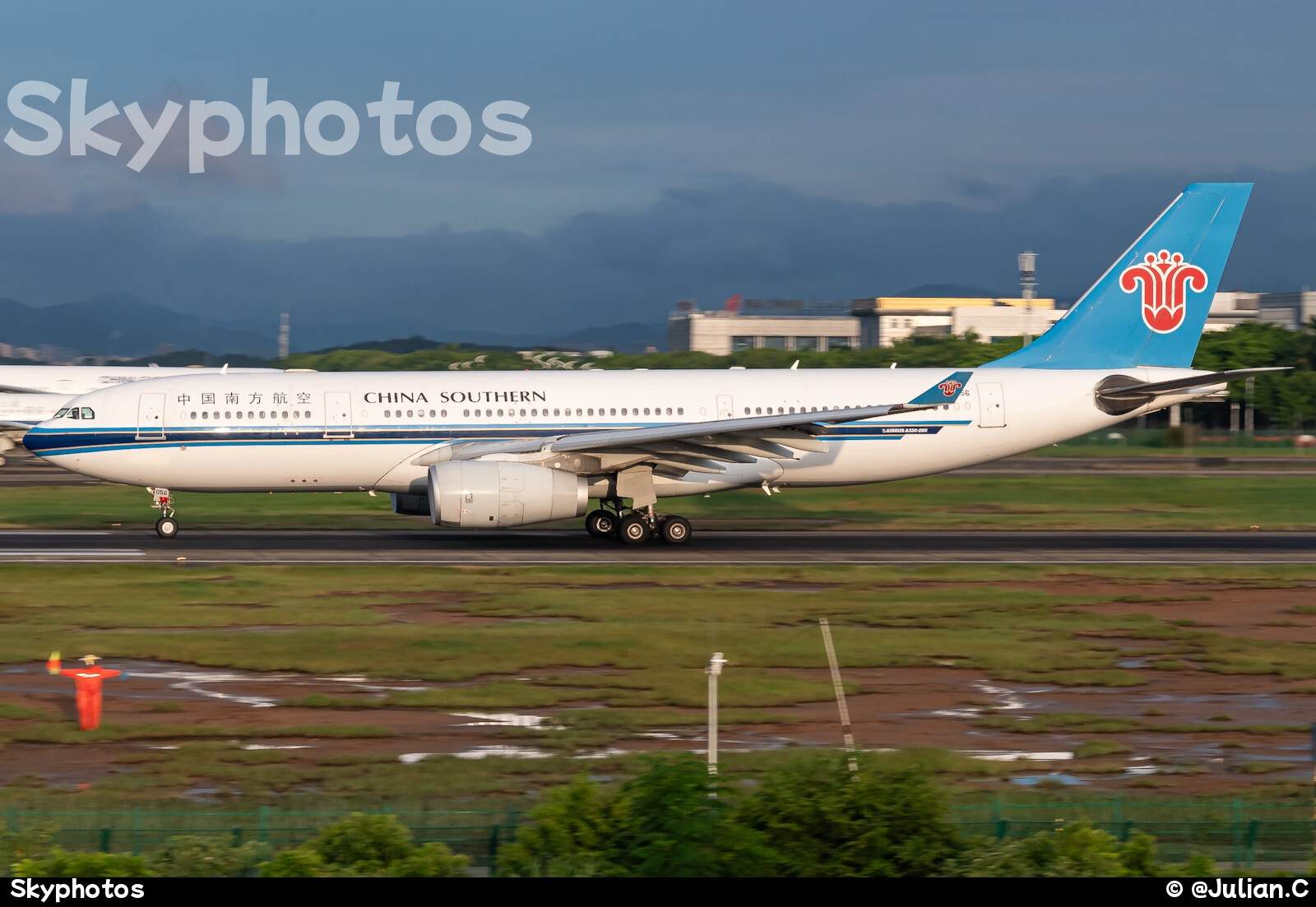 中国南方航空 Airbus A330-243