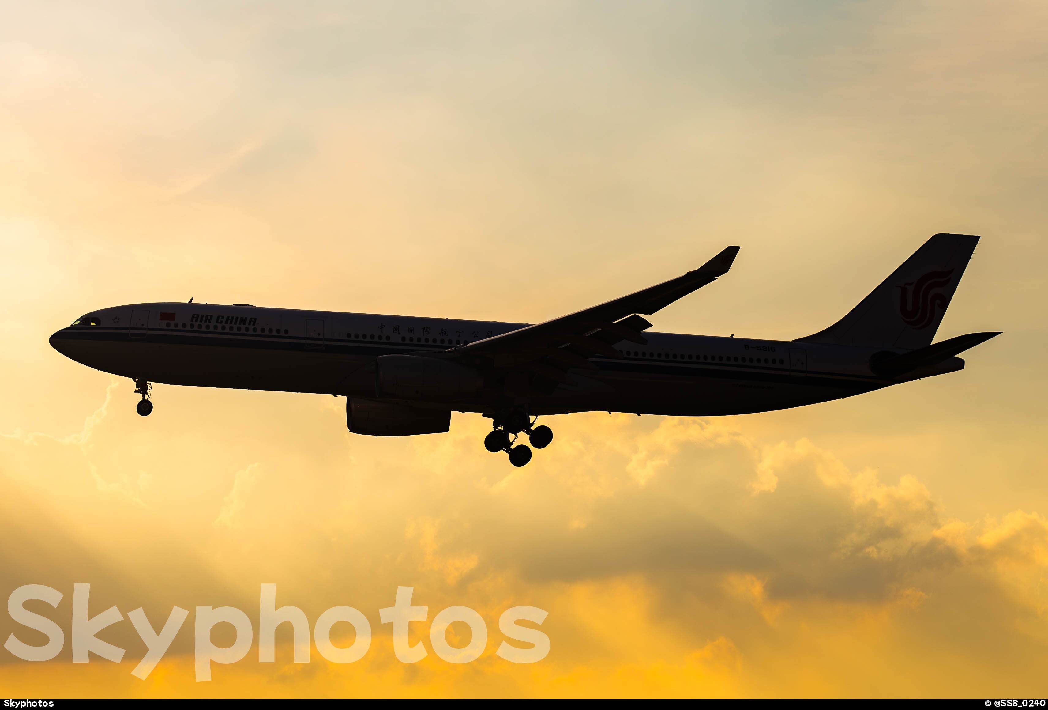 中国国际航空 A330-343X at 广州白云国际机场(CAN/ZGGG)