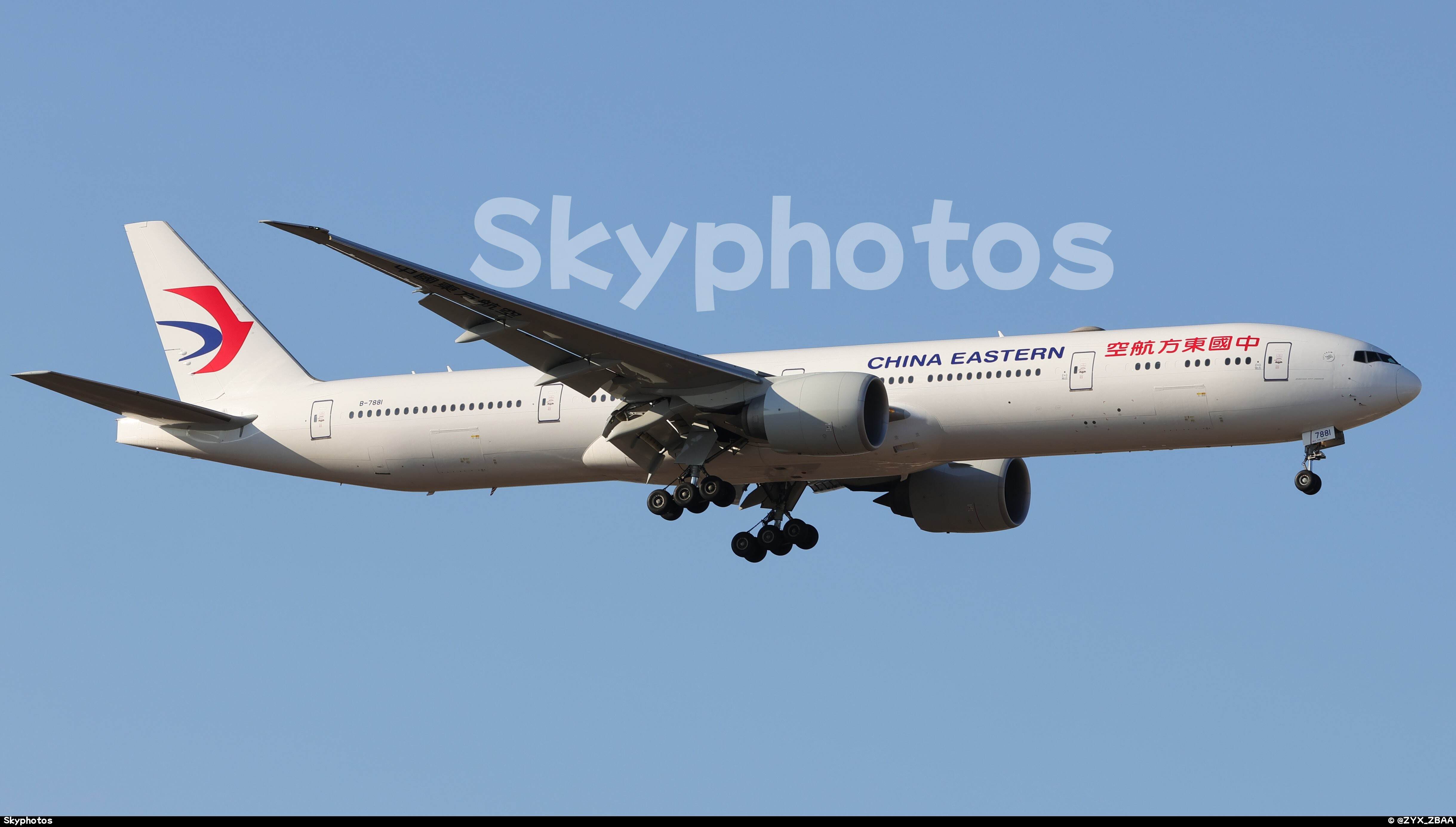 中国东方航空 B777-300ER